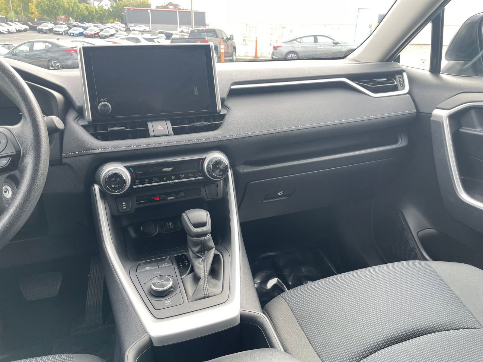 Thumbnail: 2025 Toyota RAV4 - 34