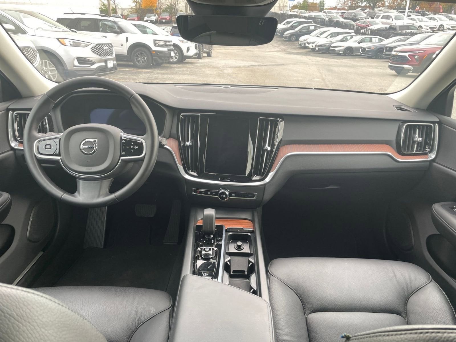 Thumbnail: 2025 Volvo S60 - 33