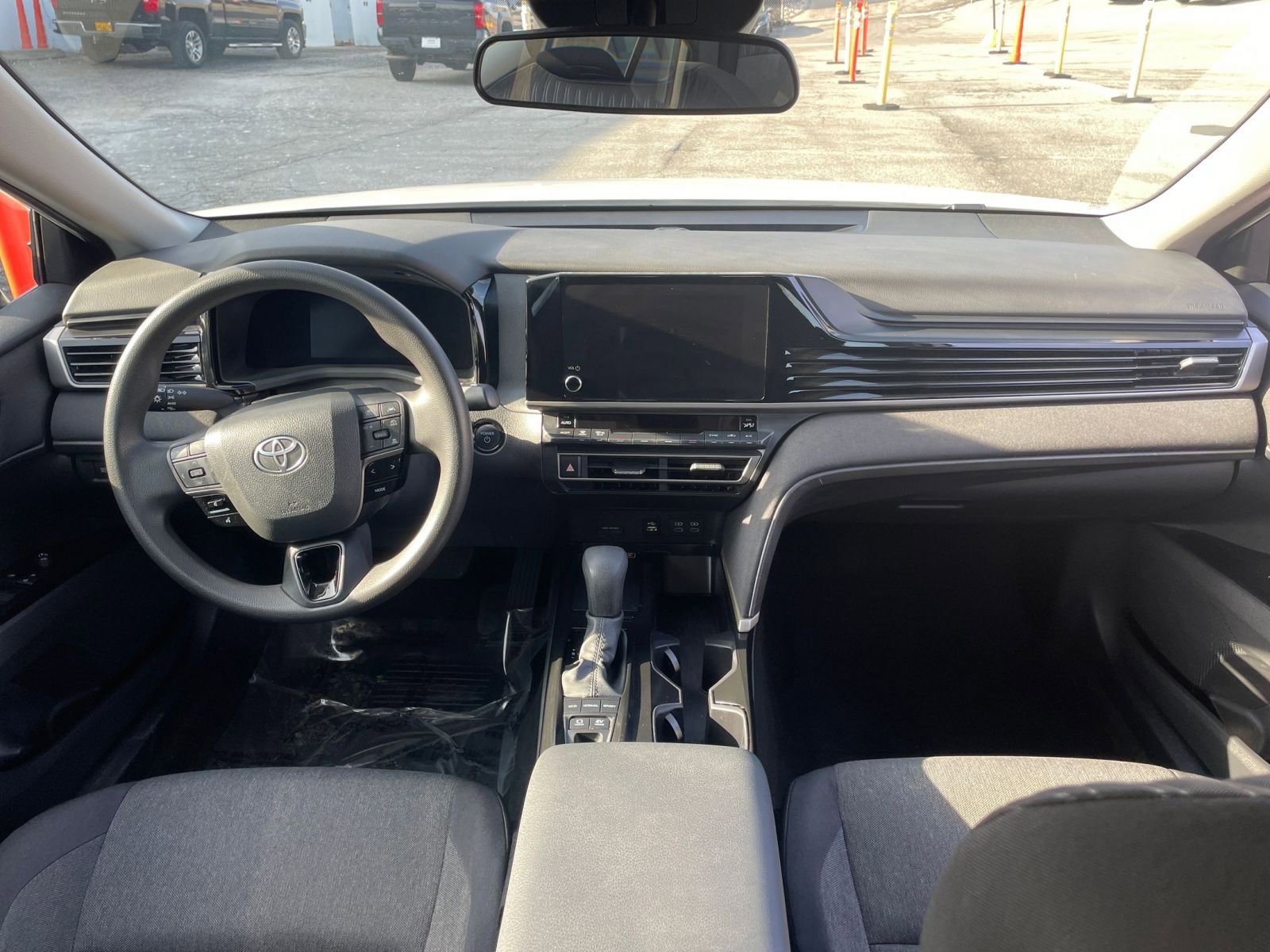 Thumbnail: 2025 Toyota Camry - 32