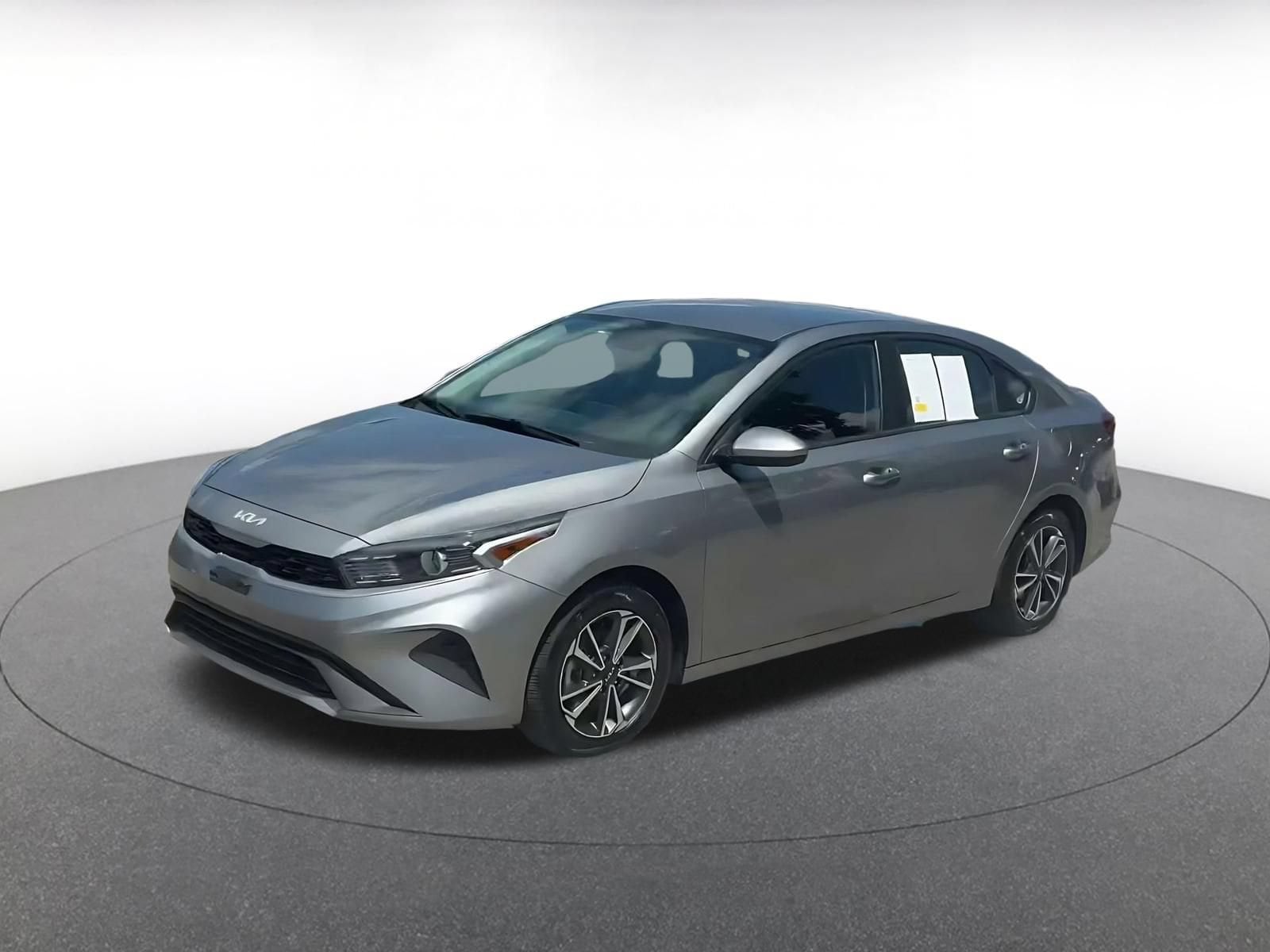 Thumbnail: 2024 Kia Forte - 7