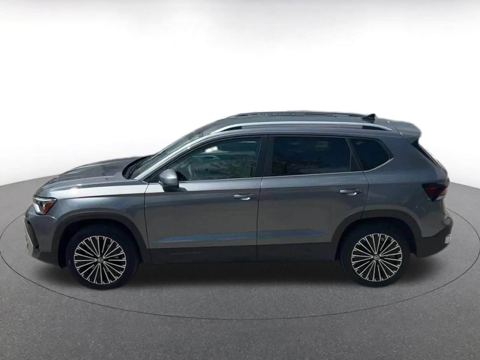 Thumbnail: 2025 Volkswagen Taos - 9