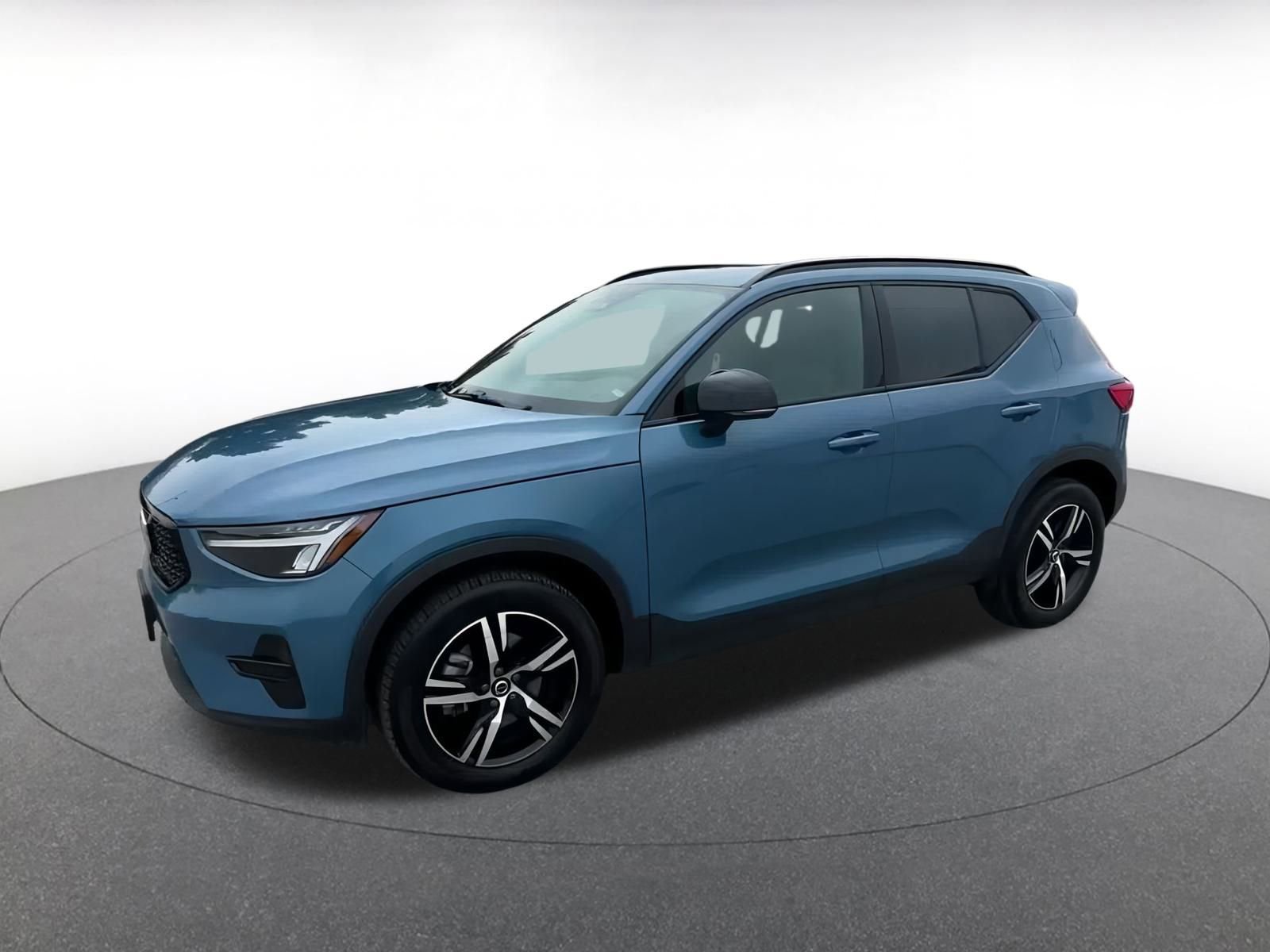 Thumbnail: 2024 Volvo XC40 - 8