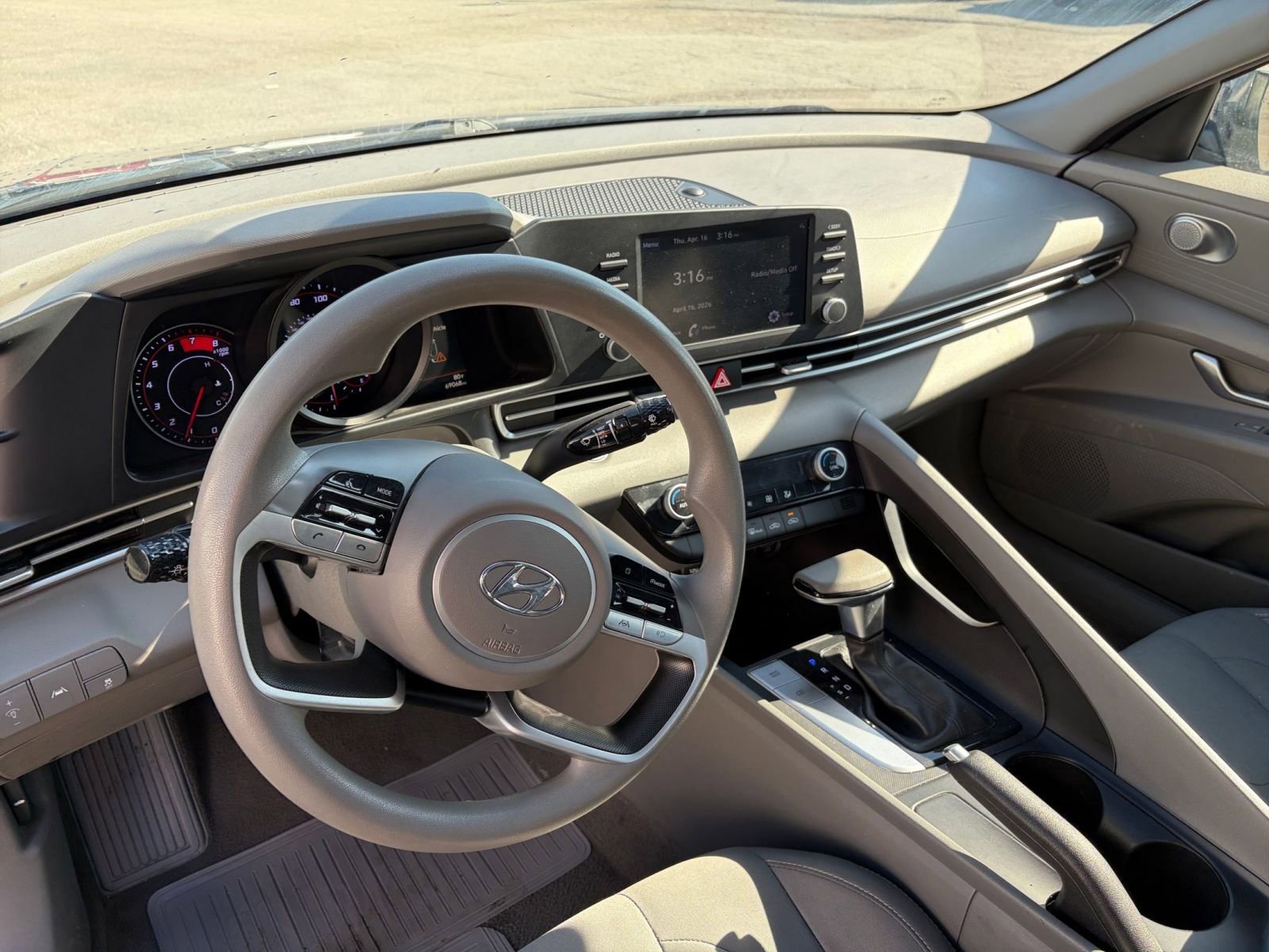 Thumbnail: 2023 Hyundai Elantra - 33