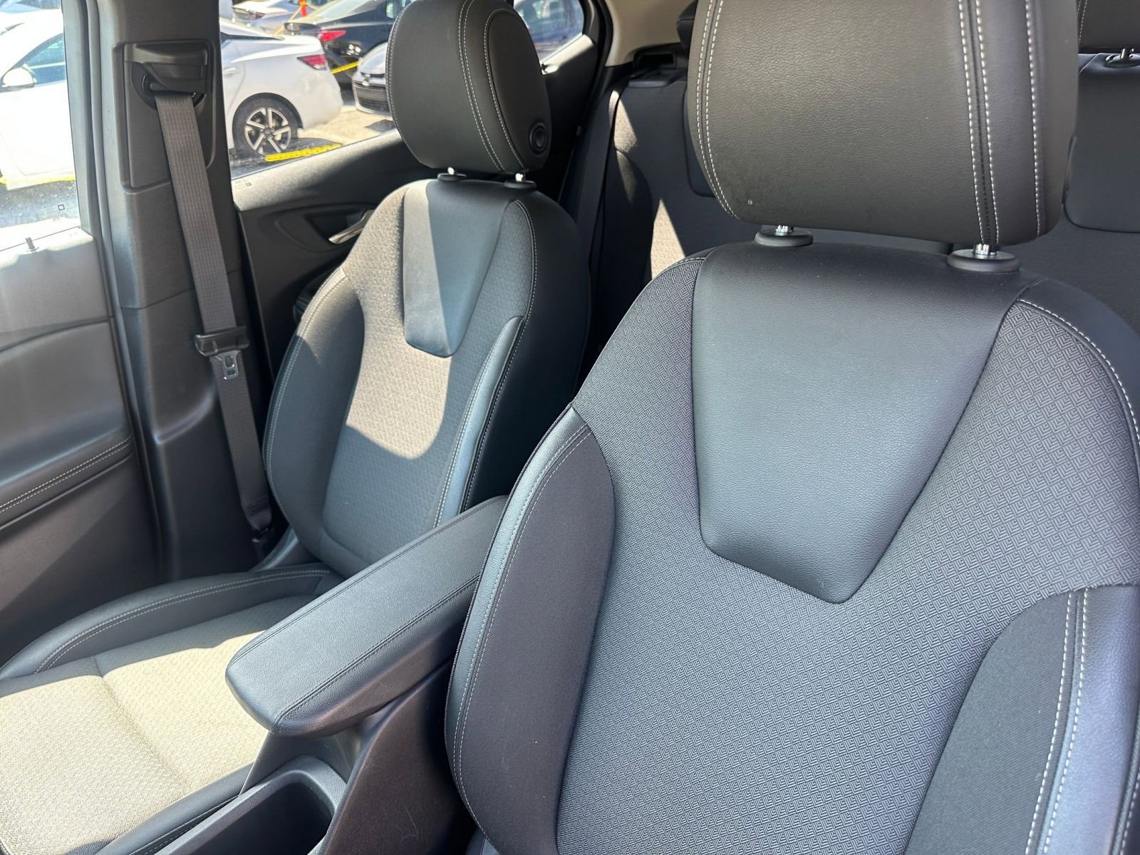 Thumbnail: 2025 Buick Encore GX - 31