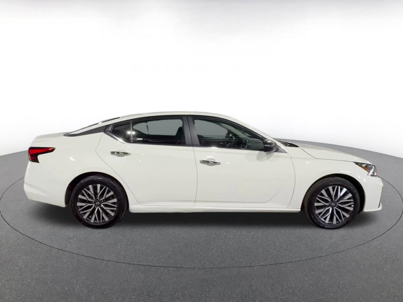 Thumbnail: 2025 Nissan Altima - 16