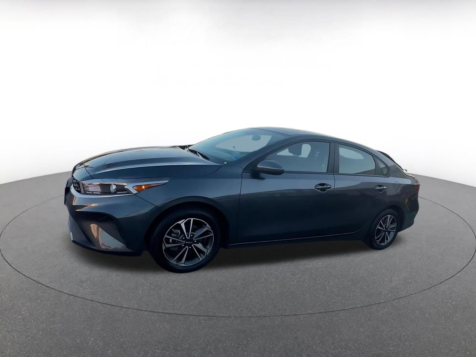 Thumbnail: 2024 Kia Forte - 8