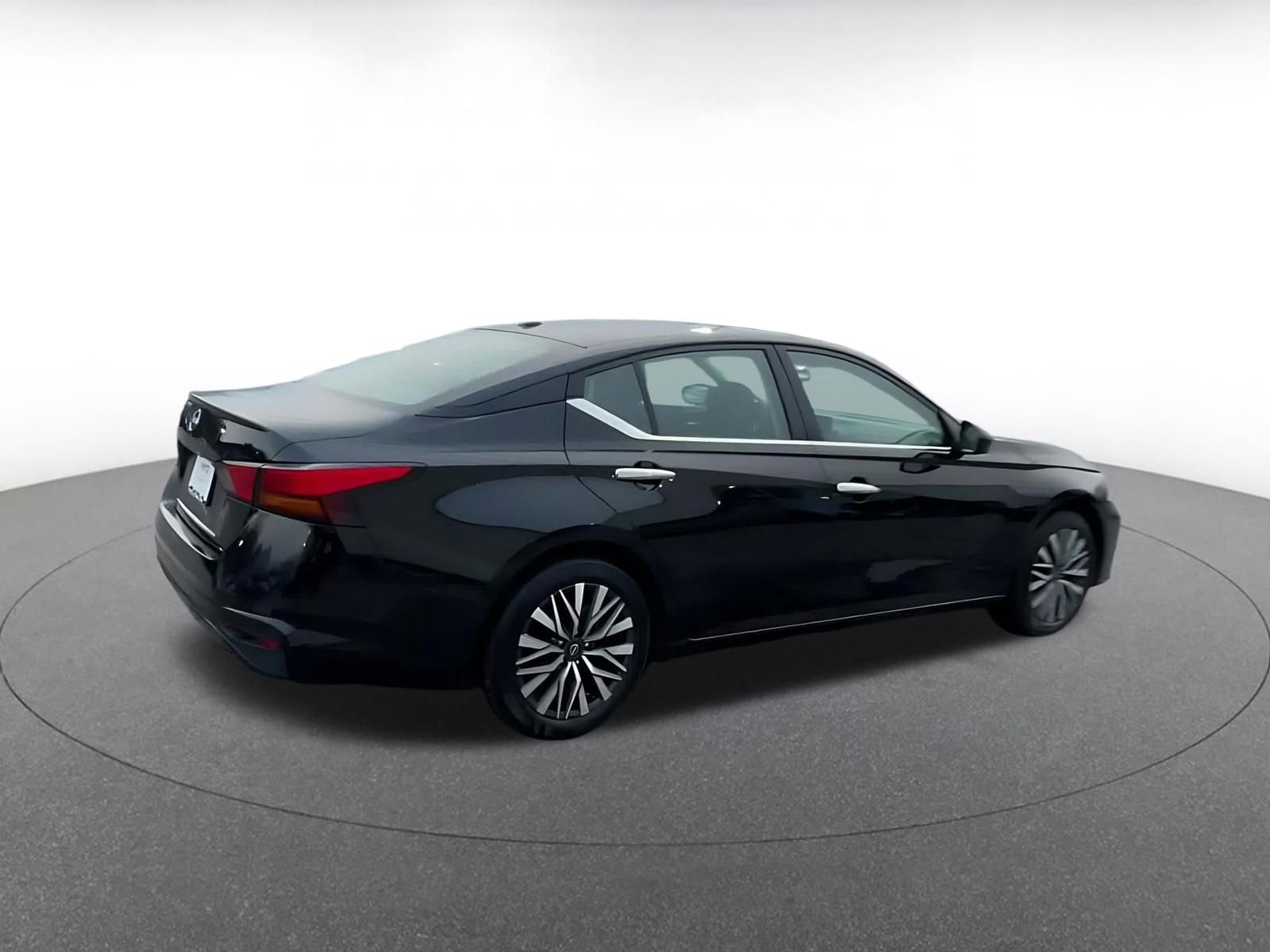 Thumbnail: 2025 Nissan Altima - 14