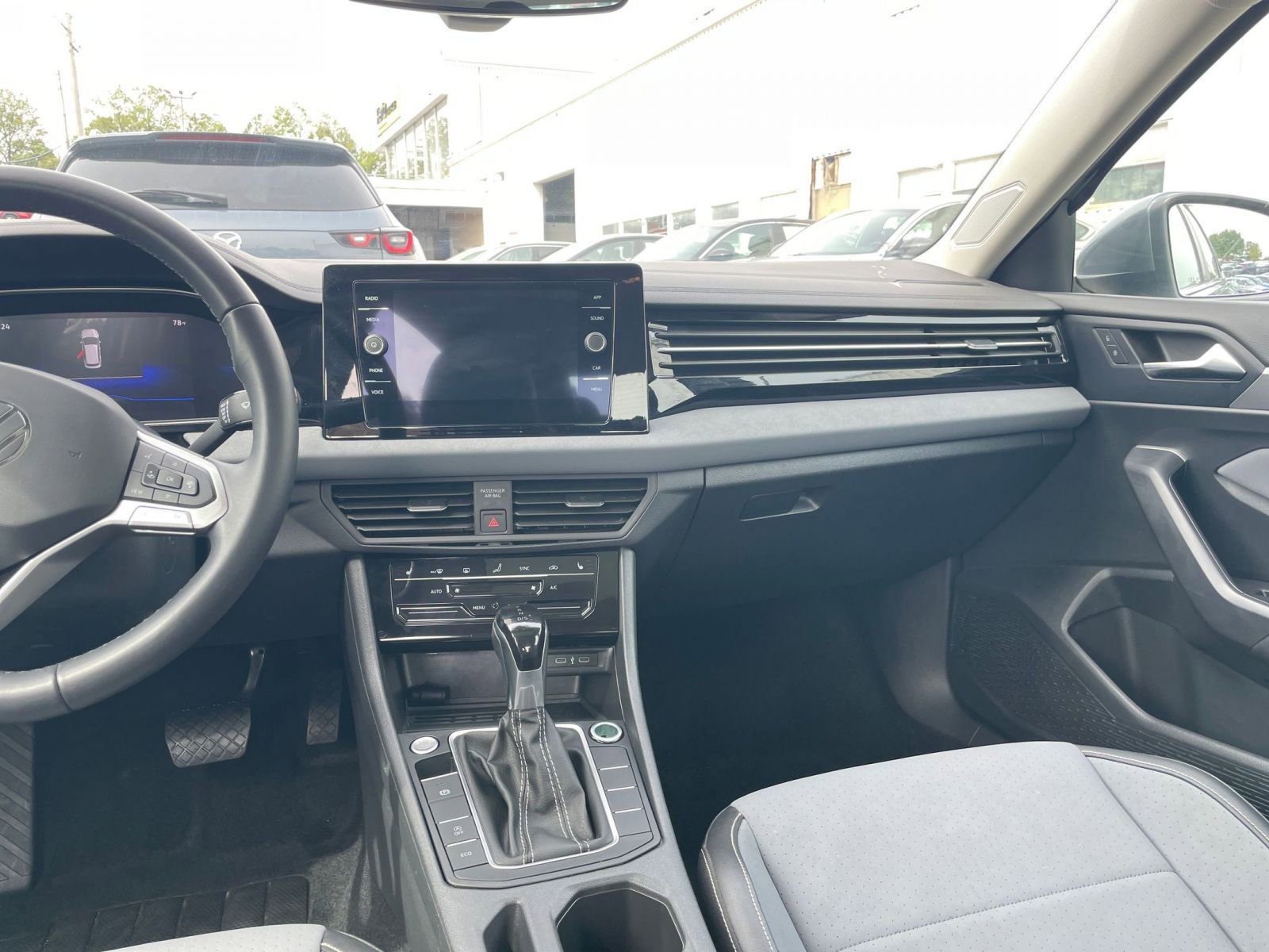 Thumbnail: 2025 Volkswagen Jetta - 35