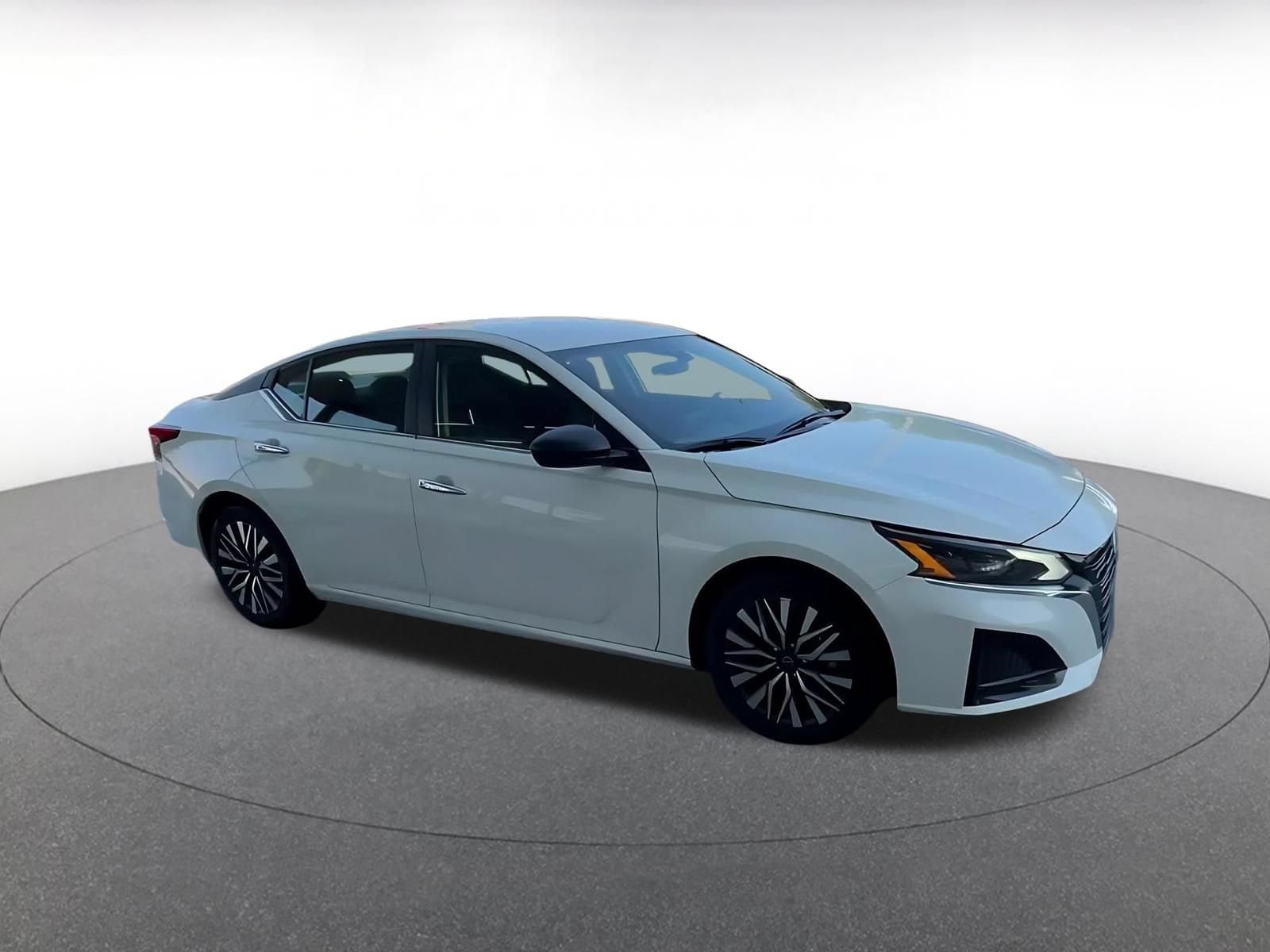 Thumbnail: 2025 Nissan Altima - 2
