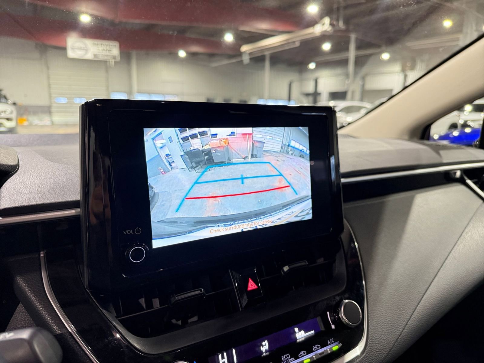 Thumbnail: 2025 Toyota Corolla - 24