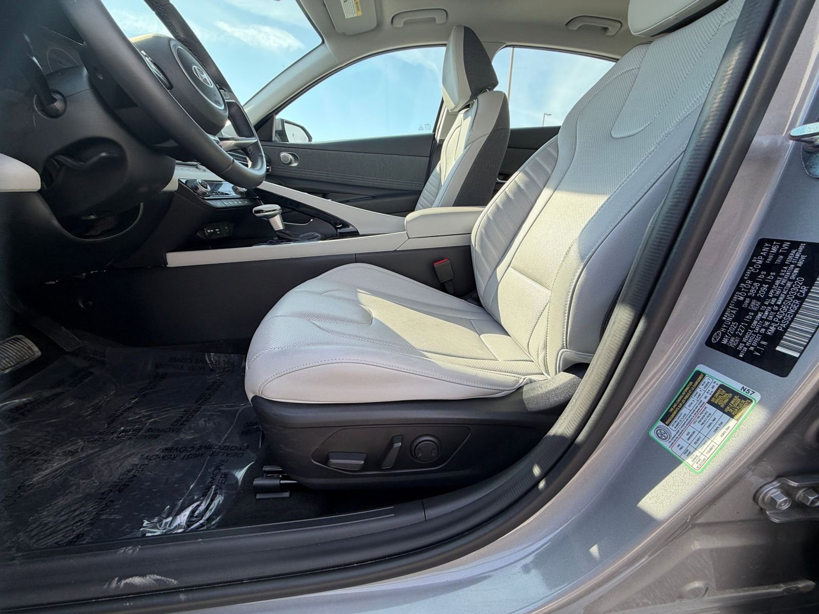 Thumbnail: 2025 Hyundai Elantra - 27