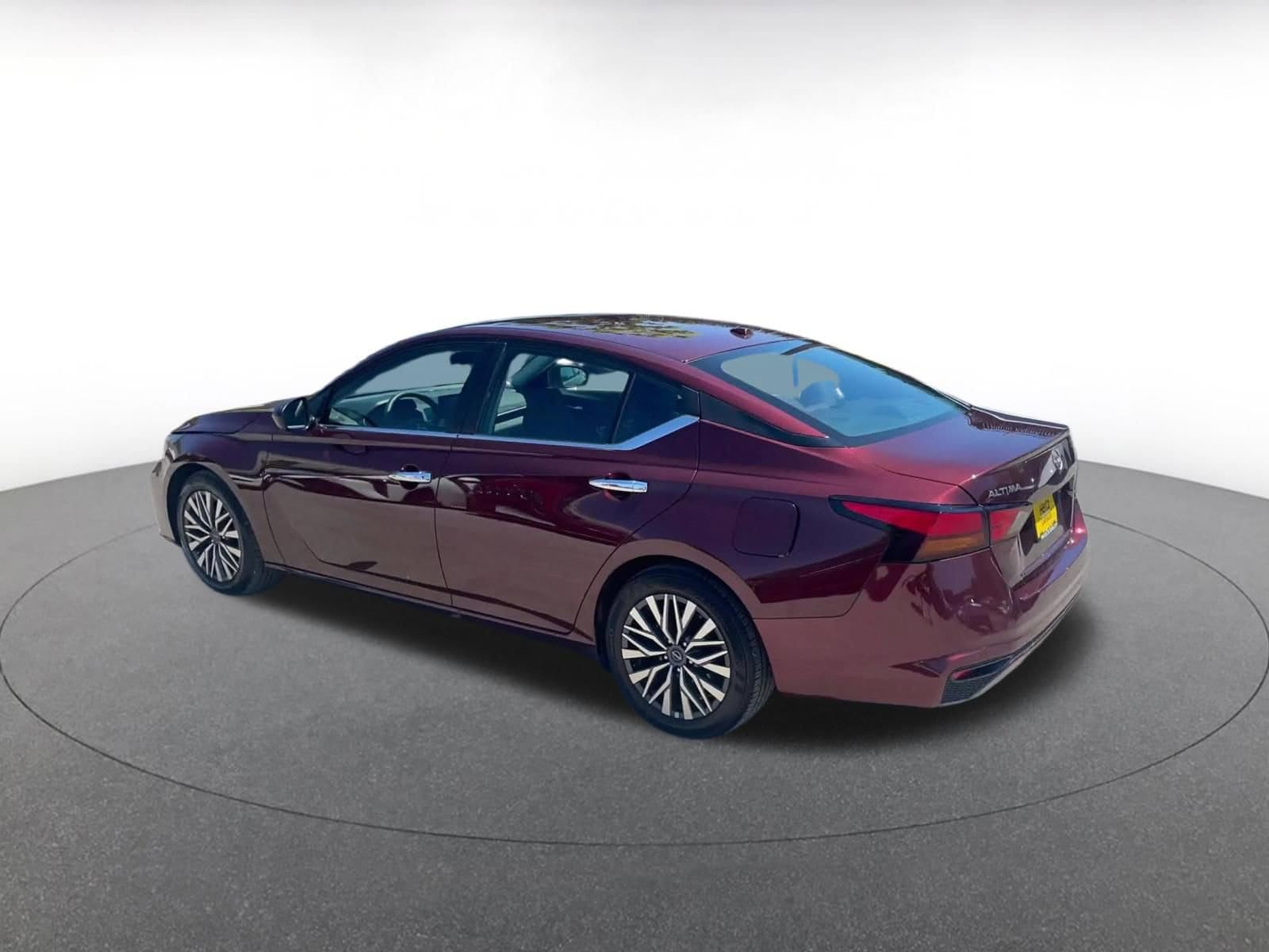 Thumbnail: 2025 Nissan Altima - 9