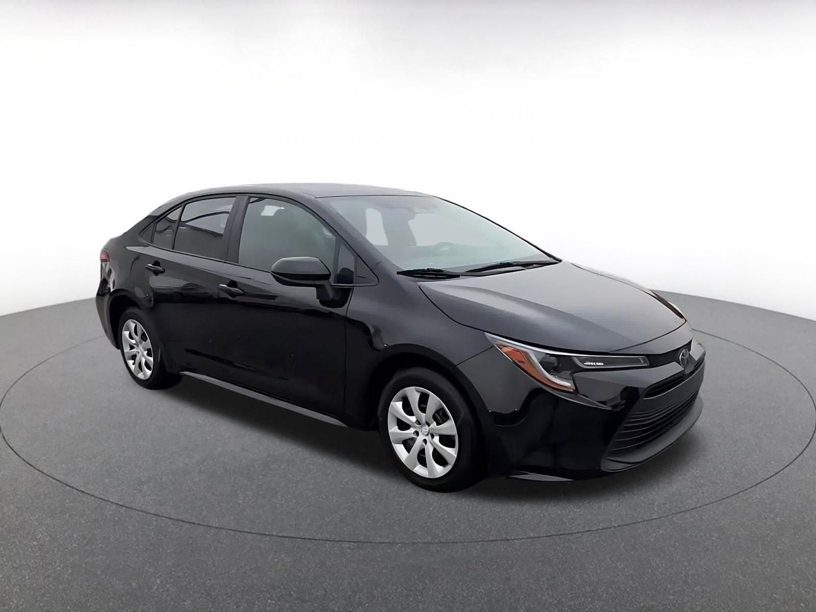 Thumbnail: 2025 Toyota Corolla - 2