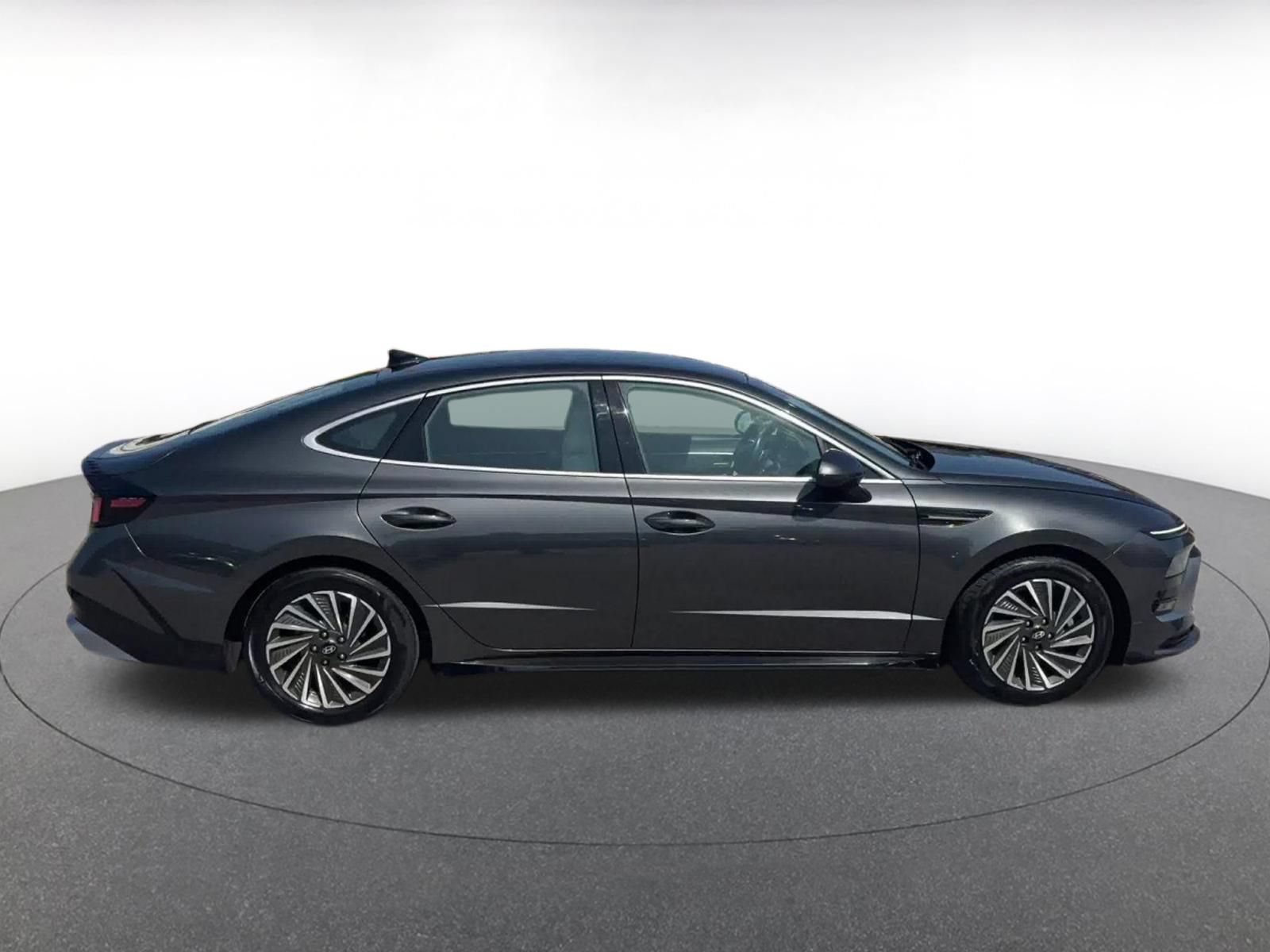 Thumbnail: 2025 Hyundai Sonata - 16