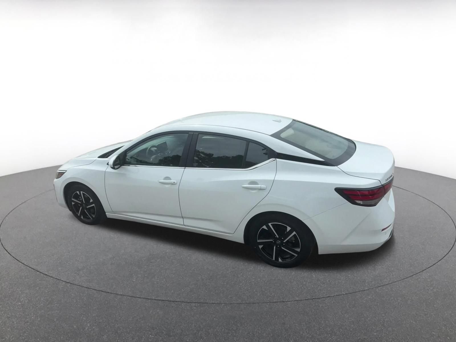 Thumbnail: 2025 Nissan Sentra - 10