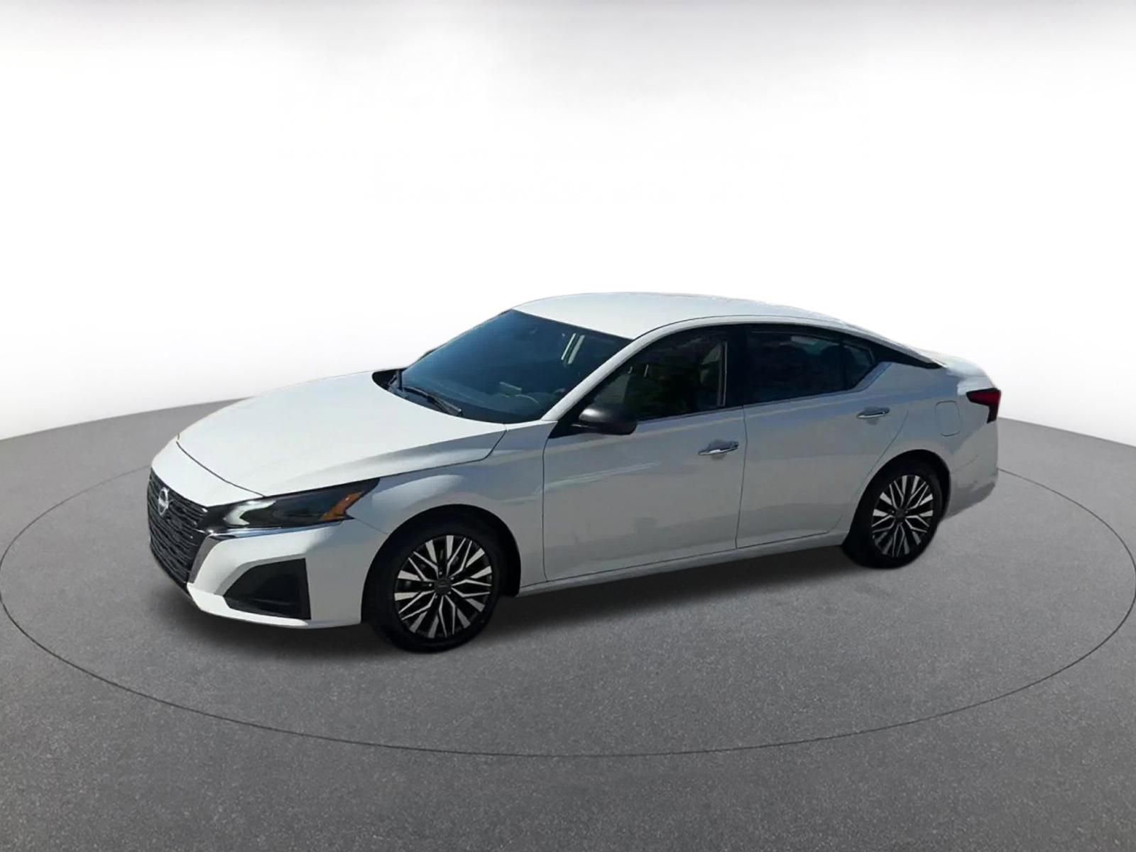 Thumbnail: 2025 Nissan Altima - 8