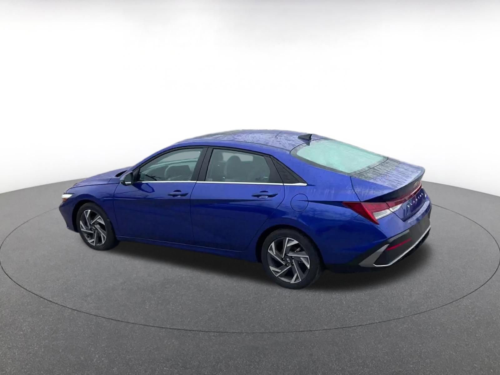 Thumbnail: 2025 Hyundai Elantra - 10