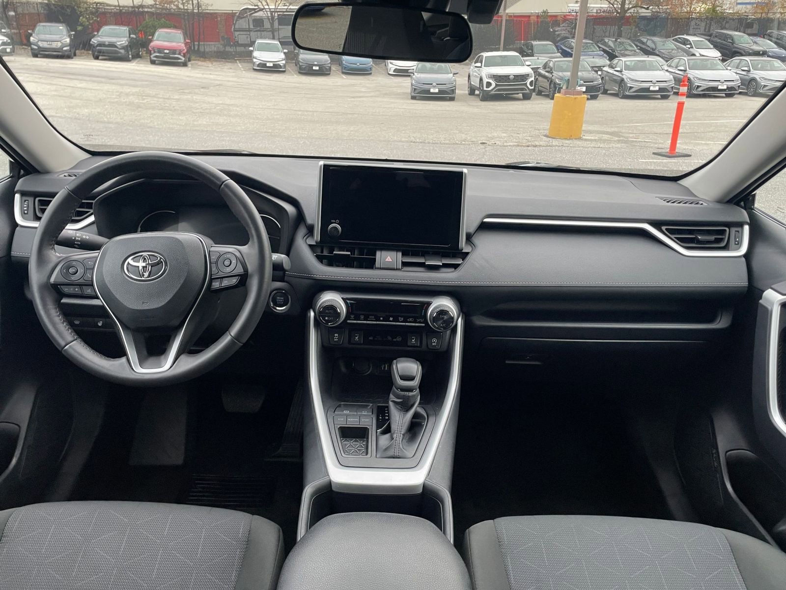 Thumbnail: 2025 Toyota RAV4 - 33