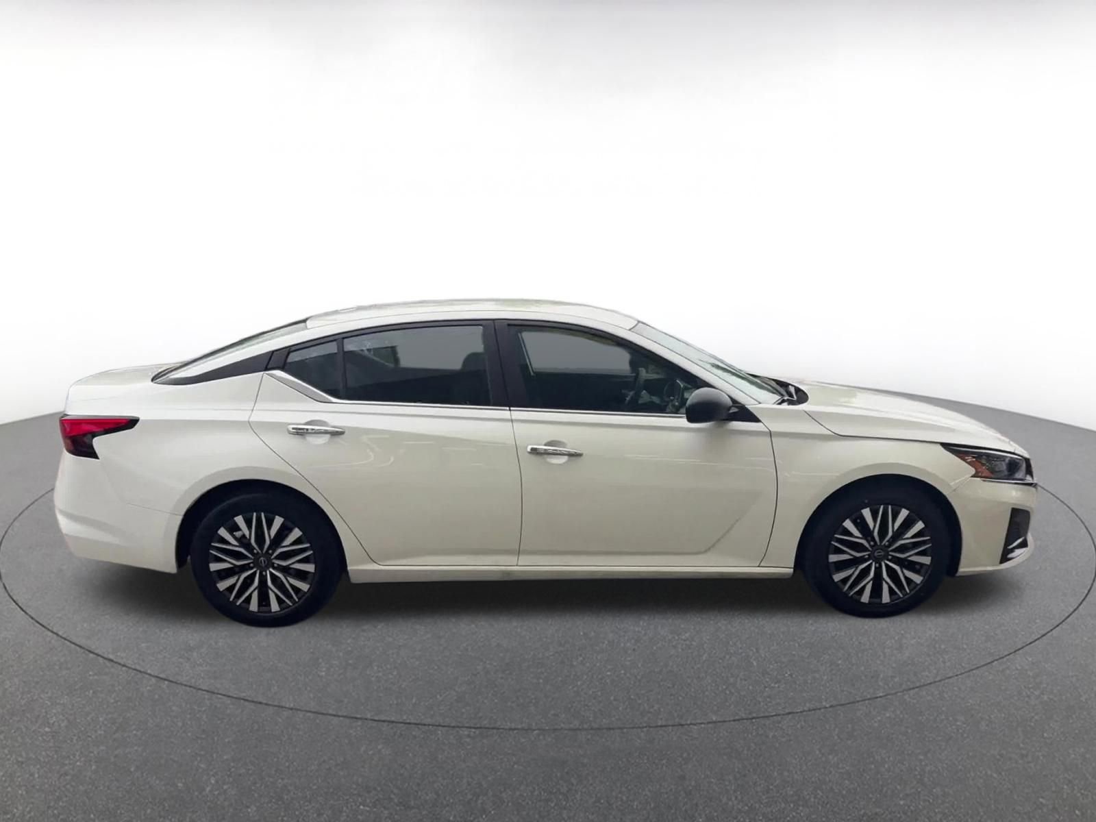Thumbnail: 2025 Nissan Altima - 16