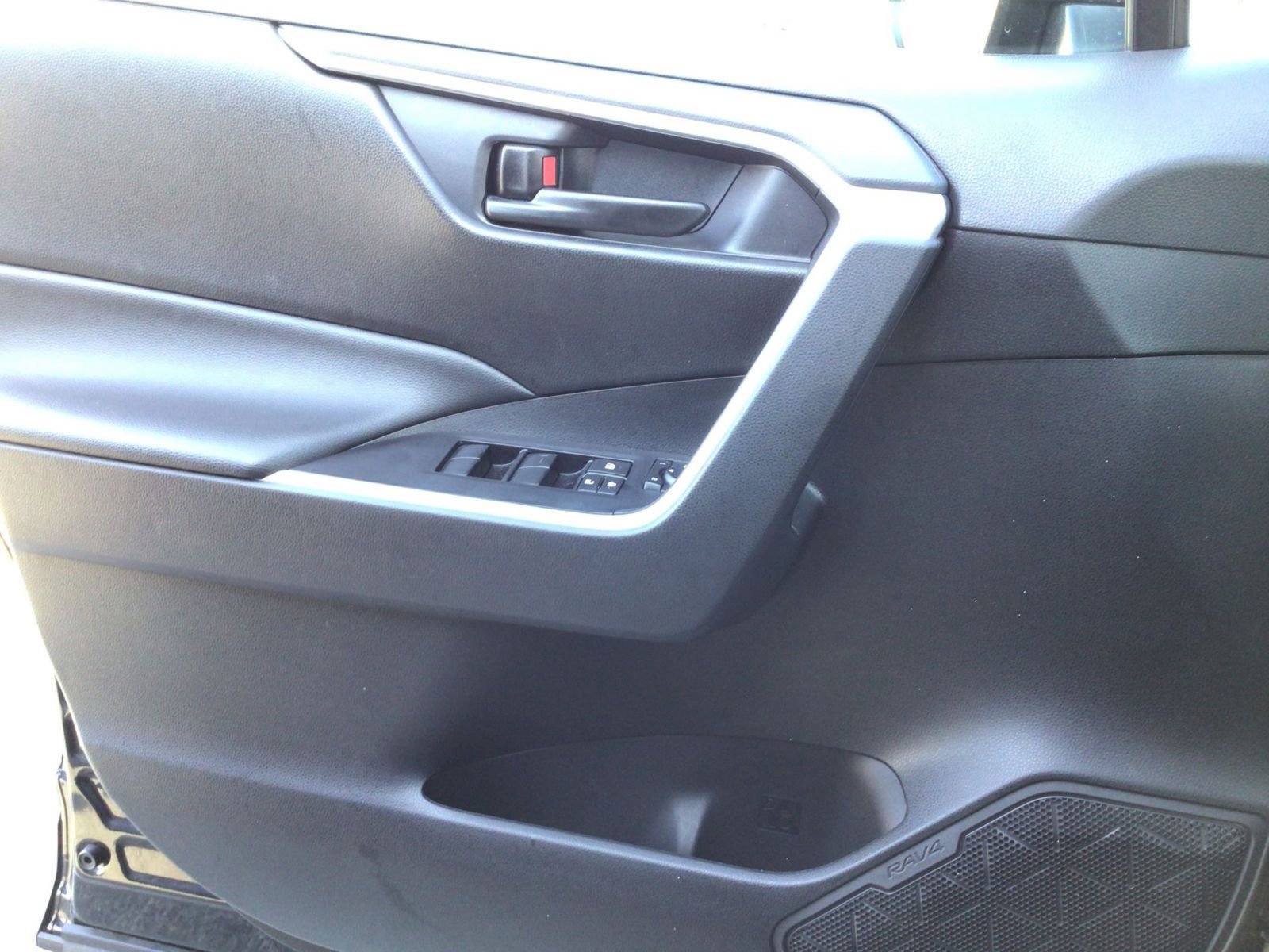 Thumbnail: 2025 Toyota RAV4 - 18