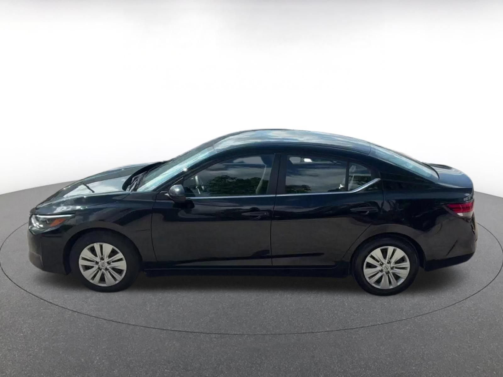 Thumbnail: 2025 Nissan Sentra - 9