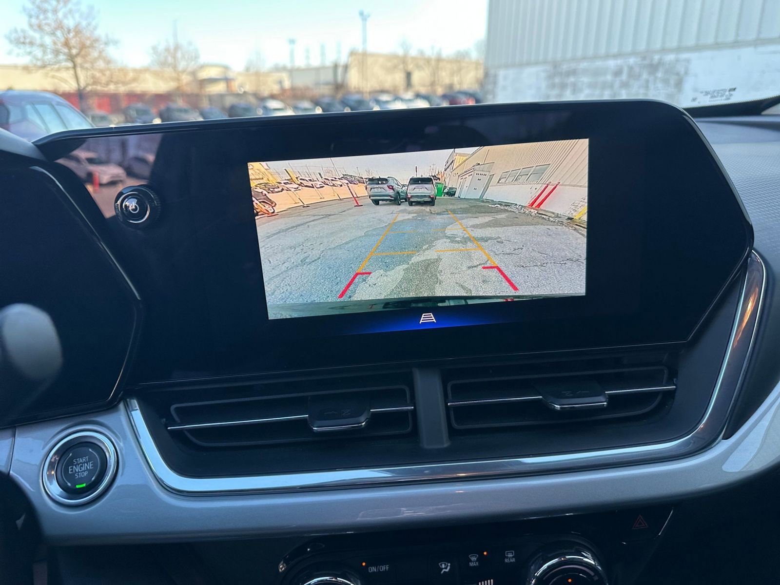 Thumbnail: 2025 Chevrolet Trax - 17