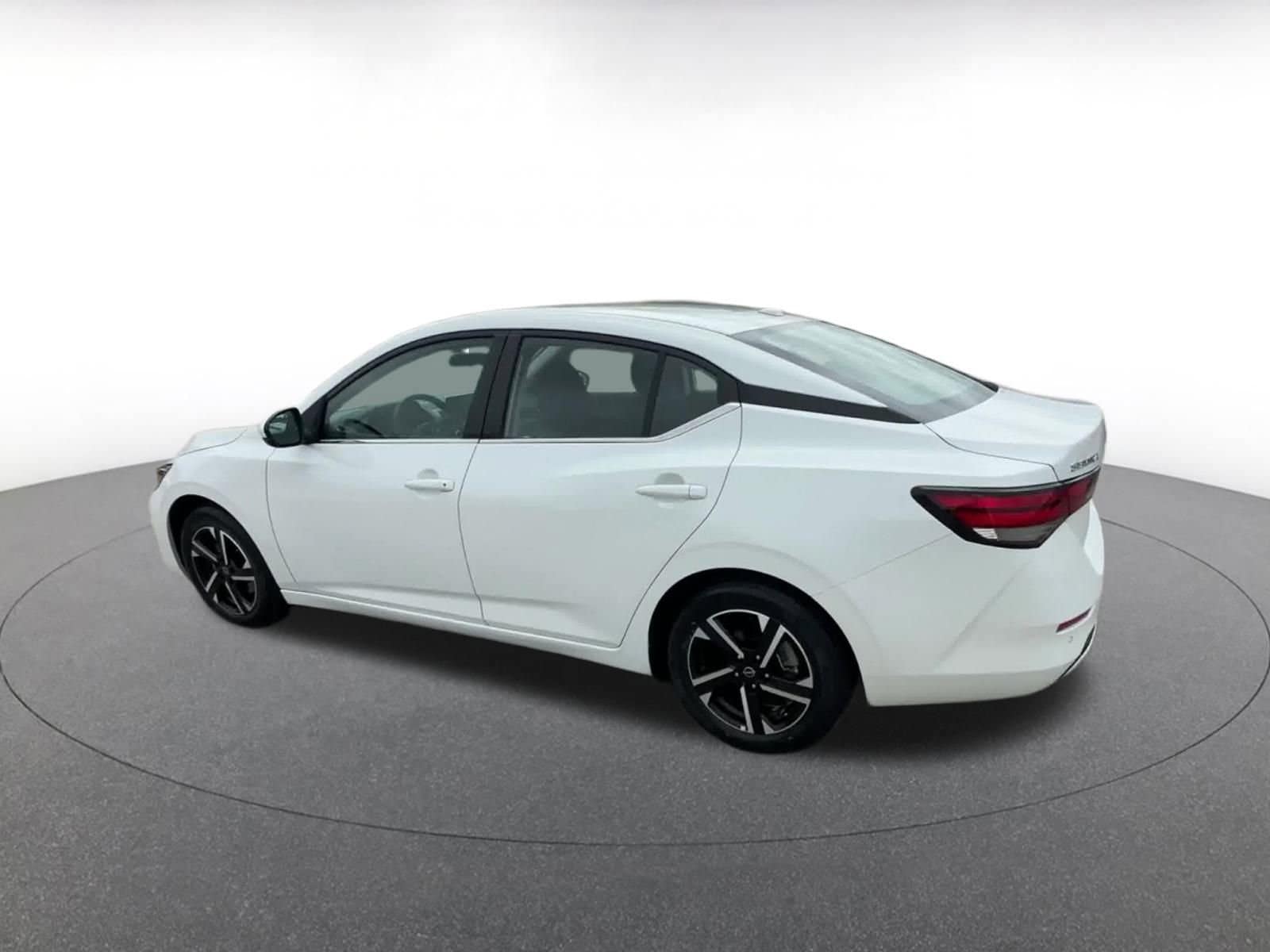 Thumbnail: 2024 Nissan Sentra - 10