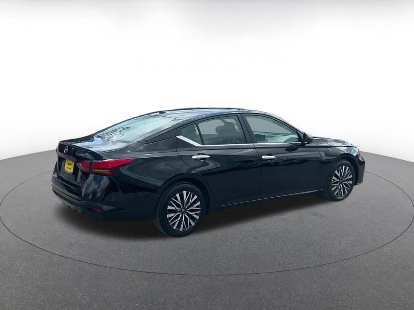 Thumbnail: 2025 Nissan Altima - 15