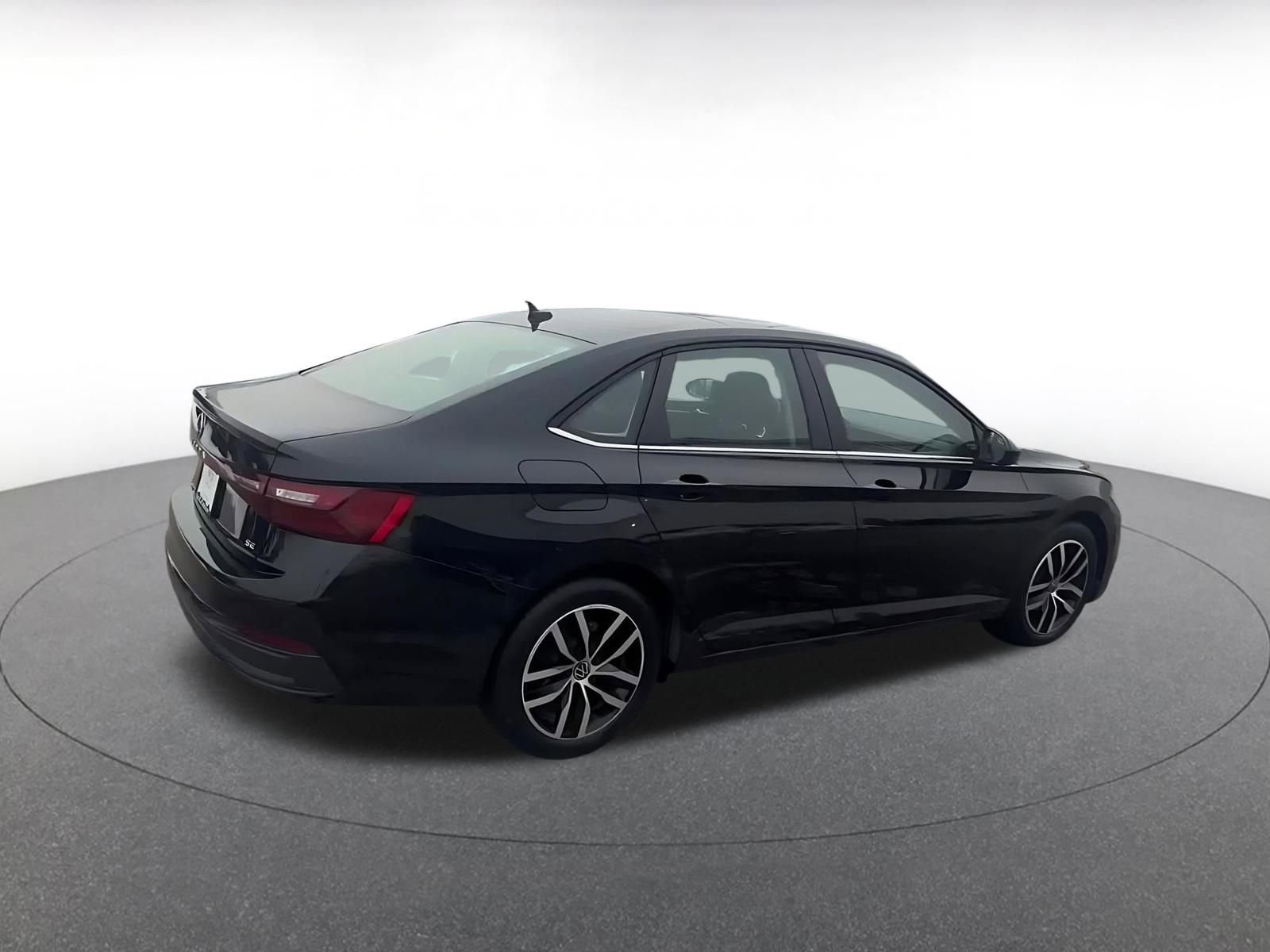 Thumbnail: 2025 Volkswagen Jetta - 14