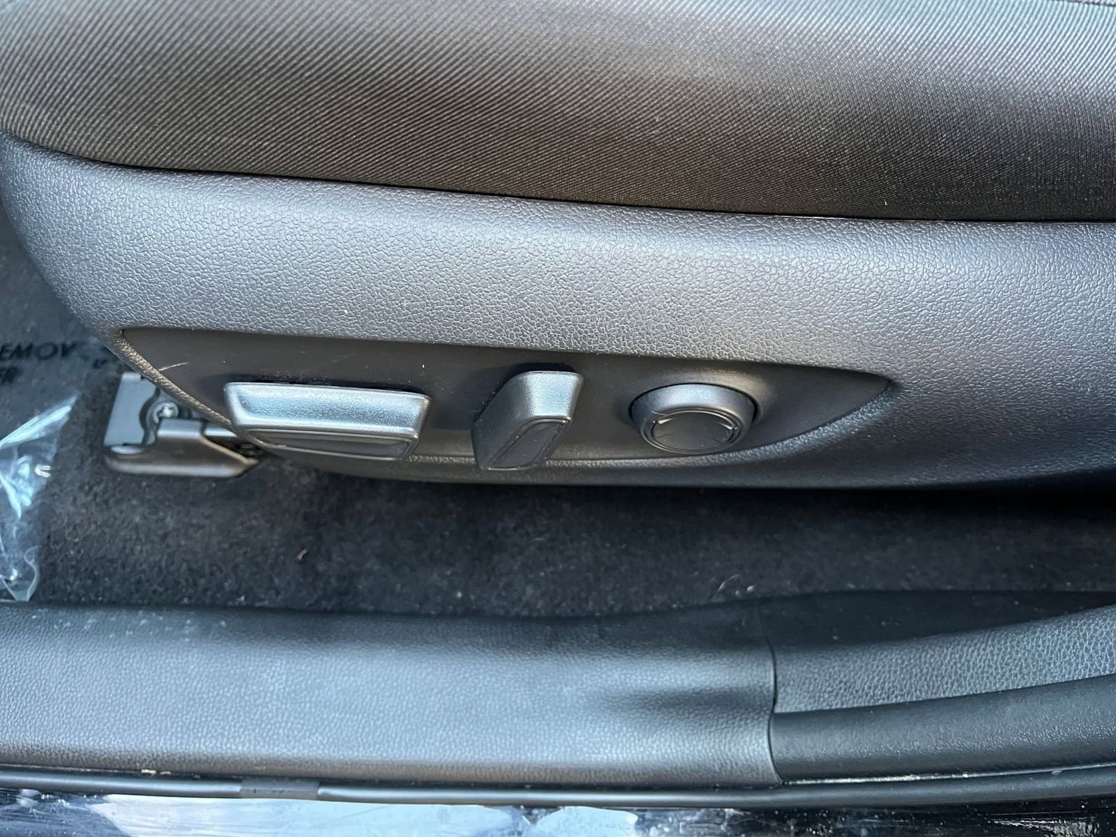 Thumbnail: 2025 Toyota RAV4 - 22