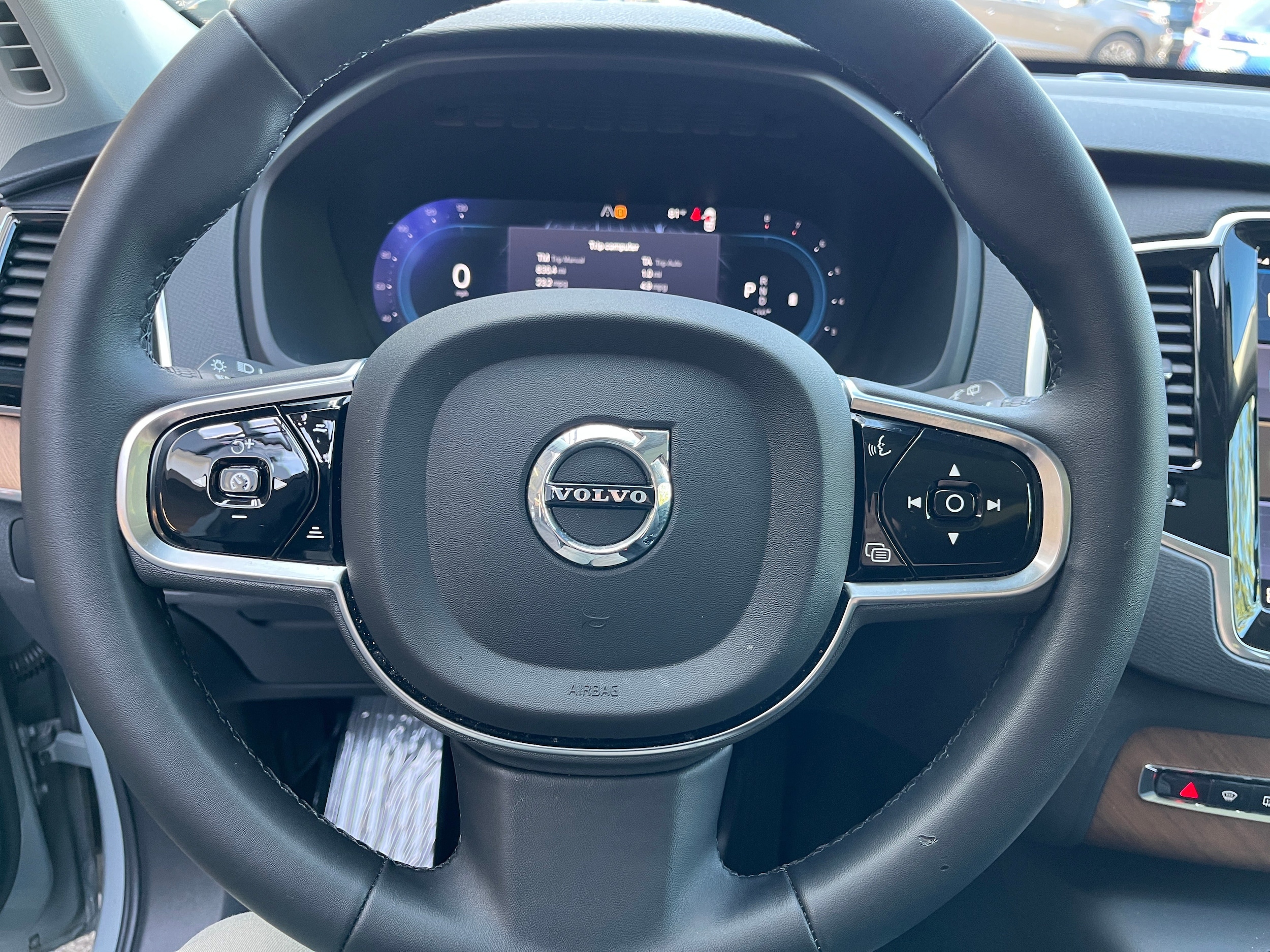 2024 Volvo XC90 B6 Plus 28