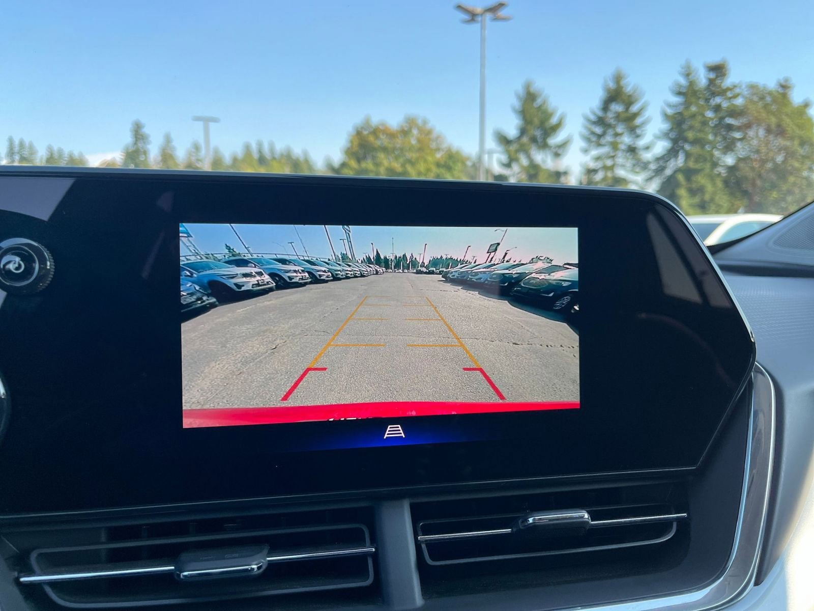 Thumbnail: 2024 Chevrolet Trax - 17