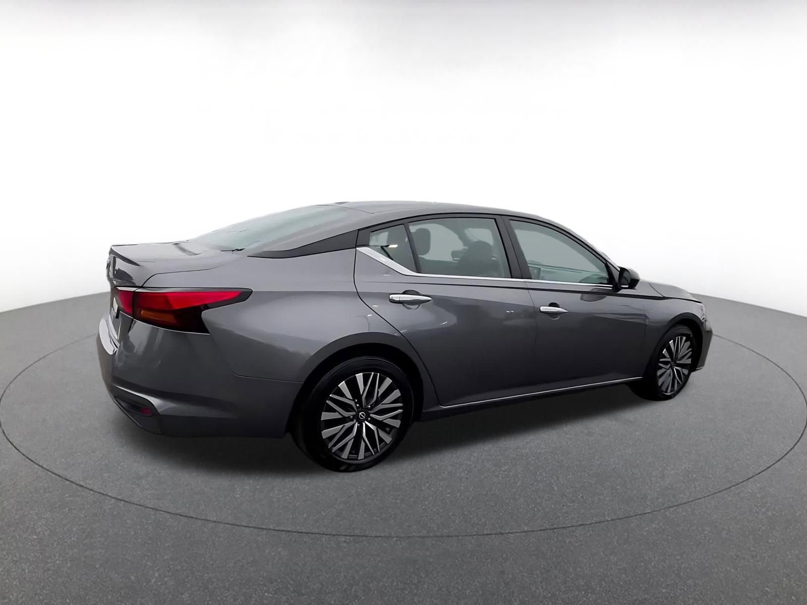 Thumbnail: 2025 Nissan Altima - 14