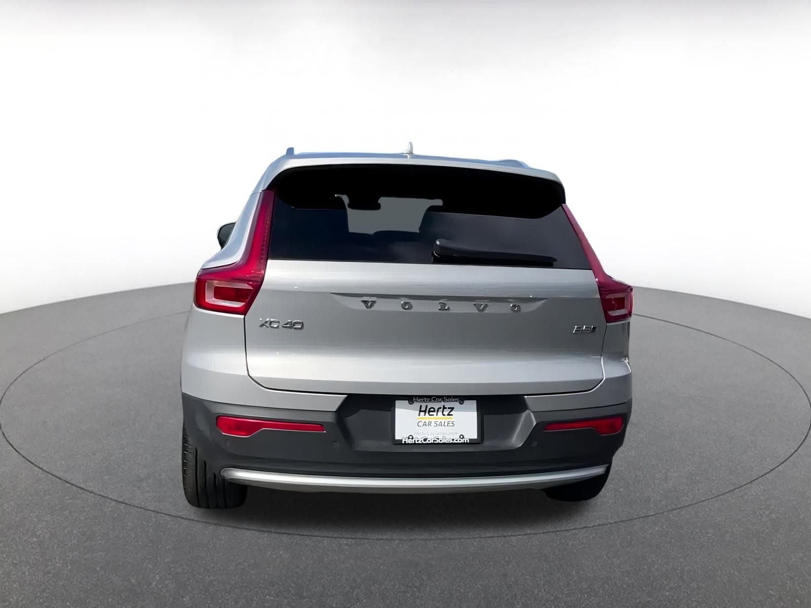 Thumbnail: 2024 Volvo XC40 - 12