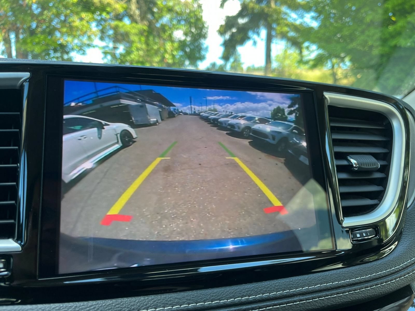 Thumbnail: 2023 Chrysler Pacifica - 25