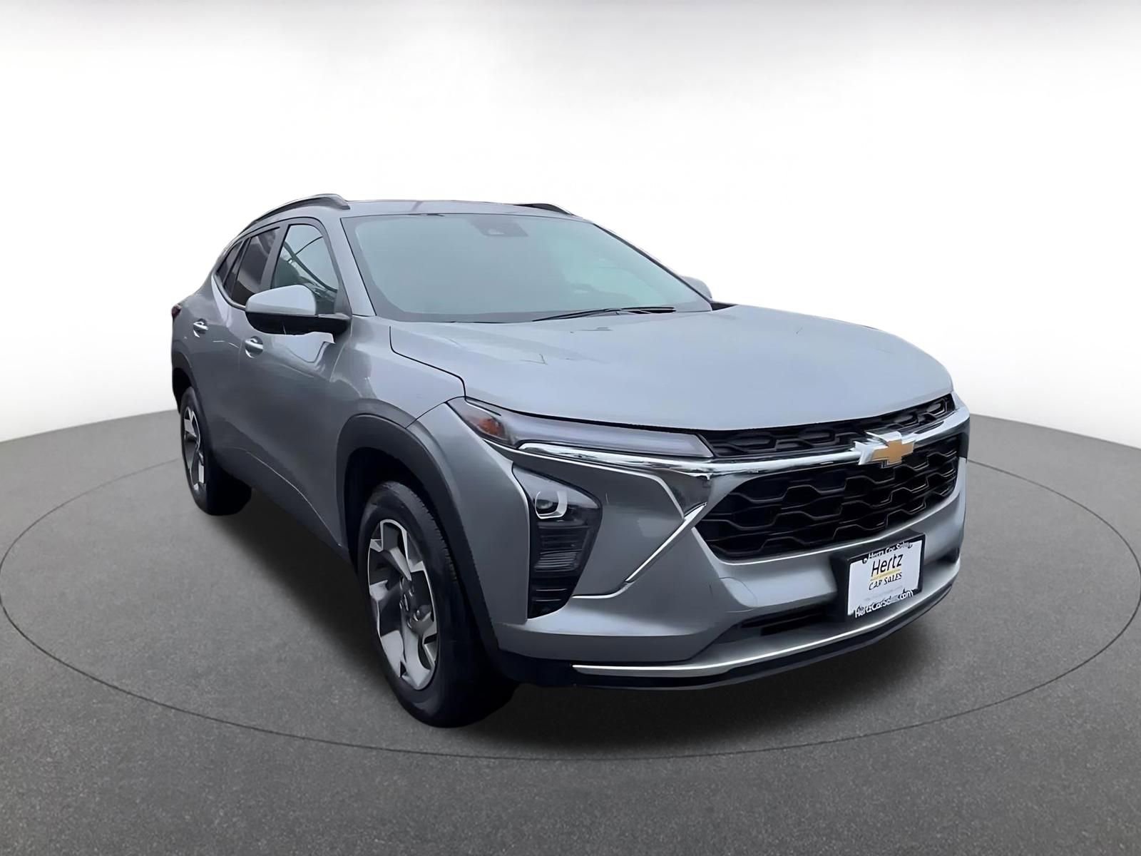 Thumbnail: 2025 Chevrolet Trax - 3