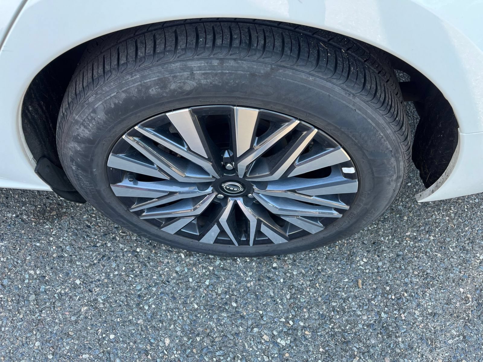2025 Nissan Altima SV - Photo 30