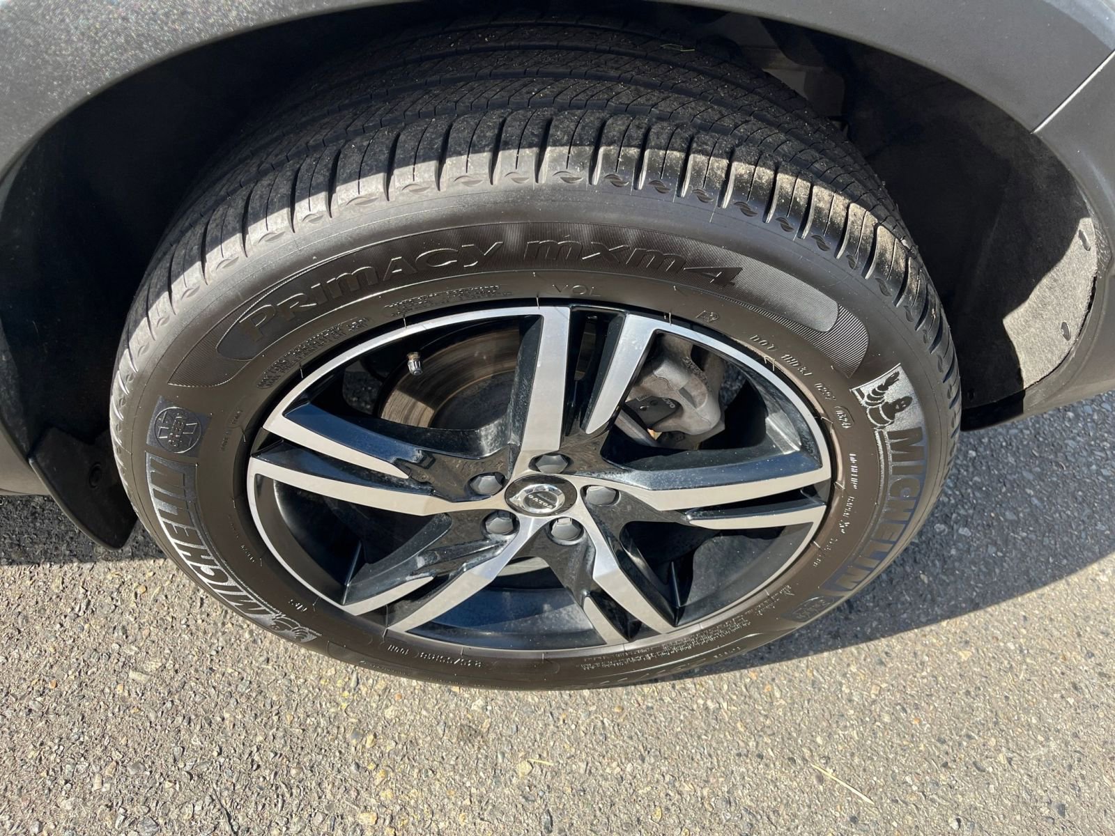 Thumbnail: 2024 Volvo XC40 - 30