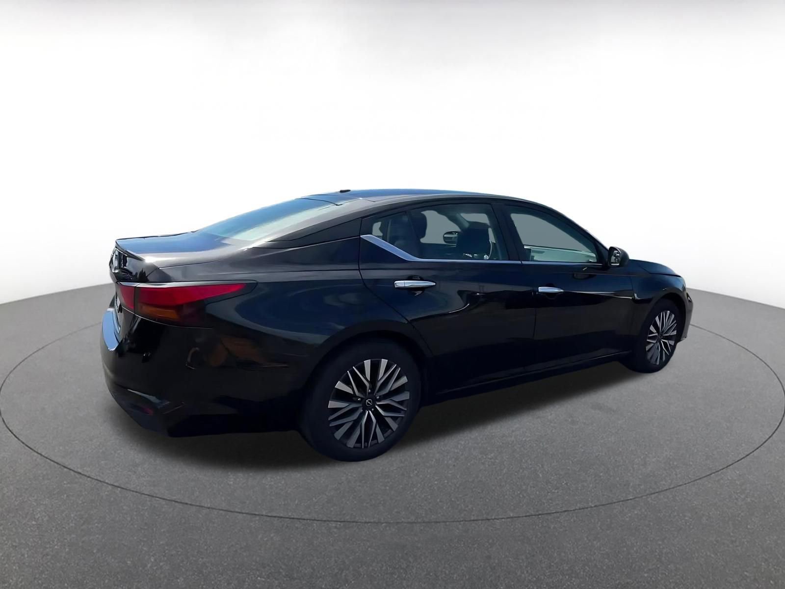 Thumbnail: 2025 Nissan Altima - 14