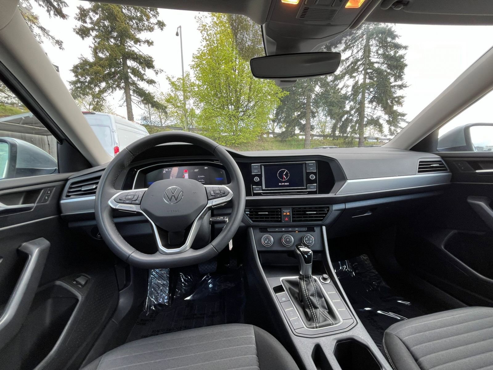 Thumbnail: 2024 Volkswagen Jetta - 33