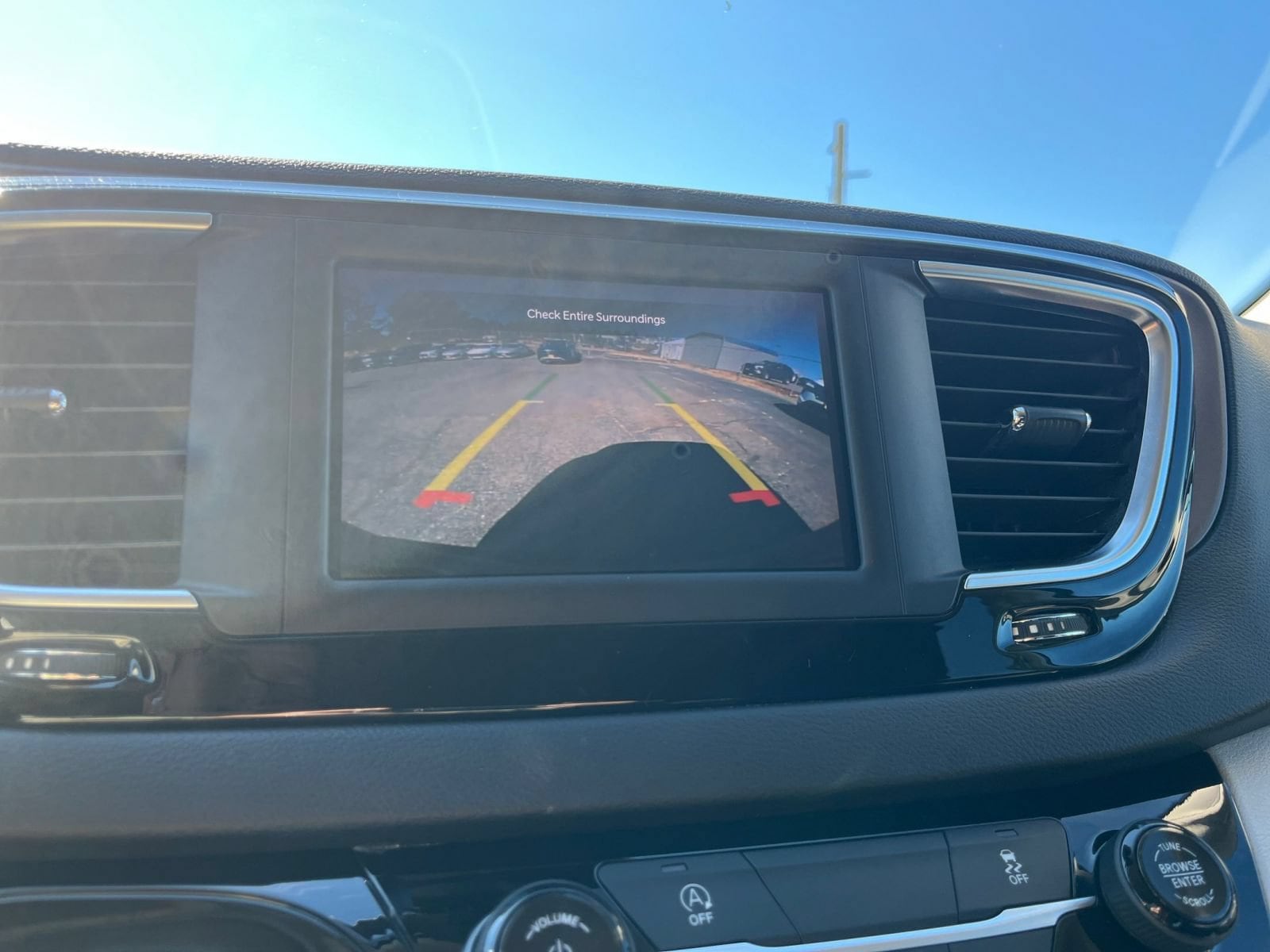 Thumbnail: 2024 Chrysler Voyager - 25