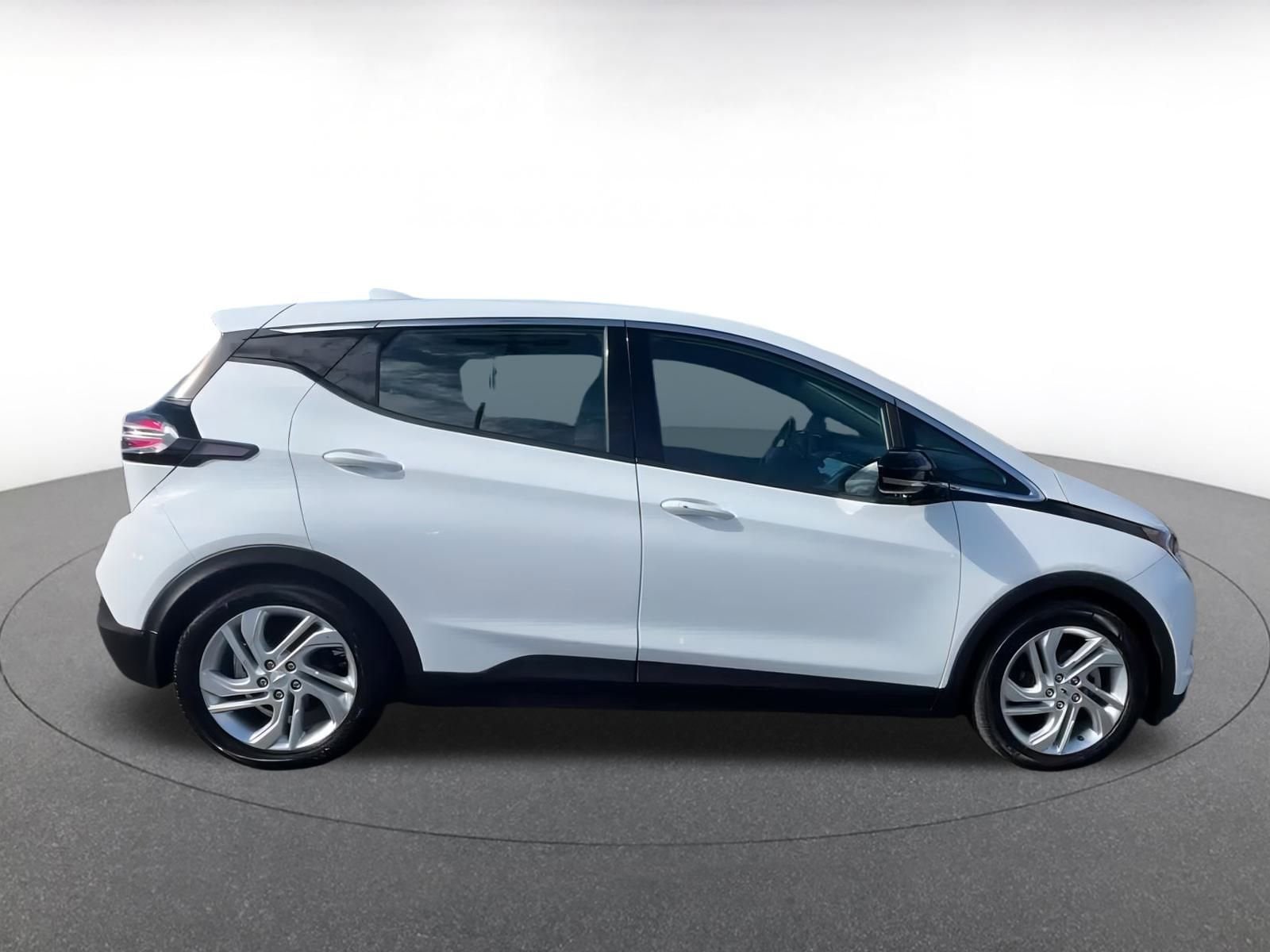 Thumbnail: 2023 Chevrolet Bolt EV - 16
