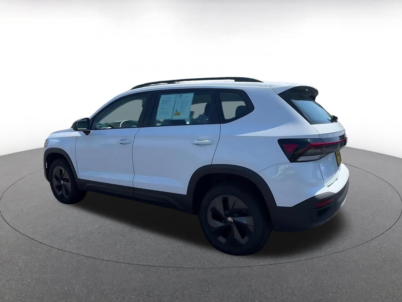 Thumbnail: 2026 Volkswagen Taos - 10