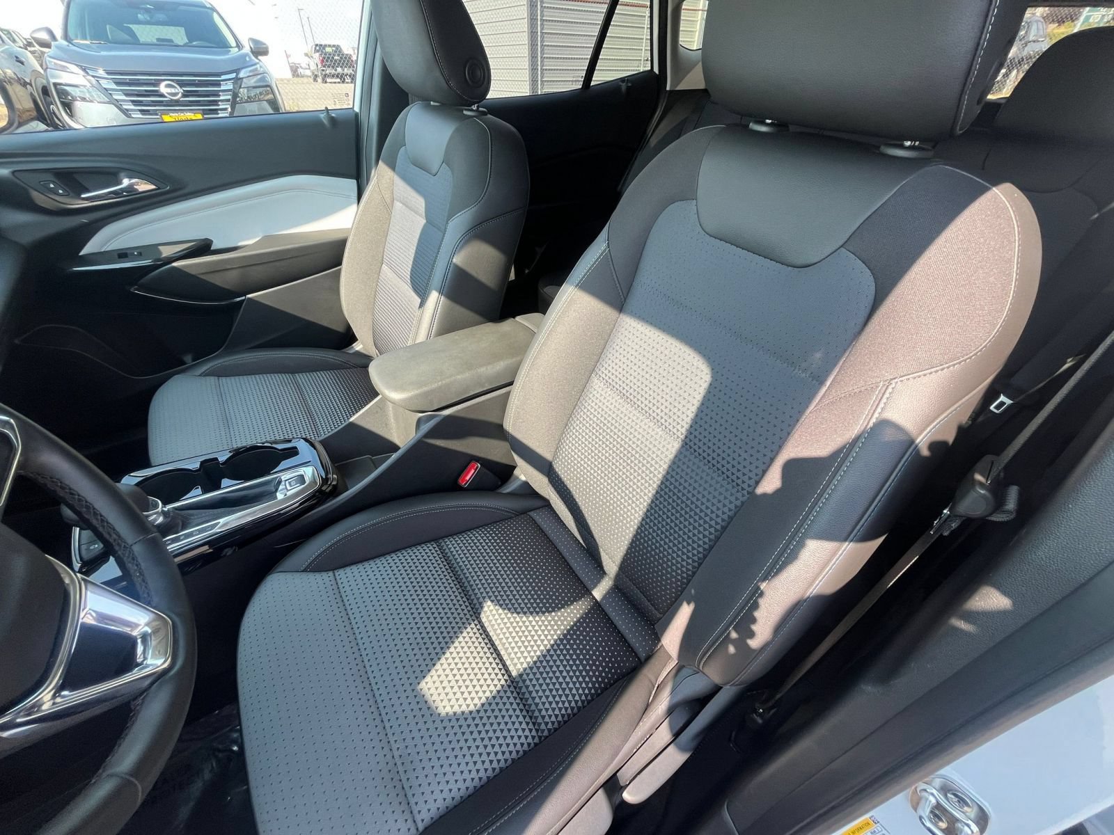 Thumbnail: 2025 Chevrolet Trax - 32