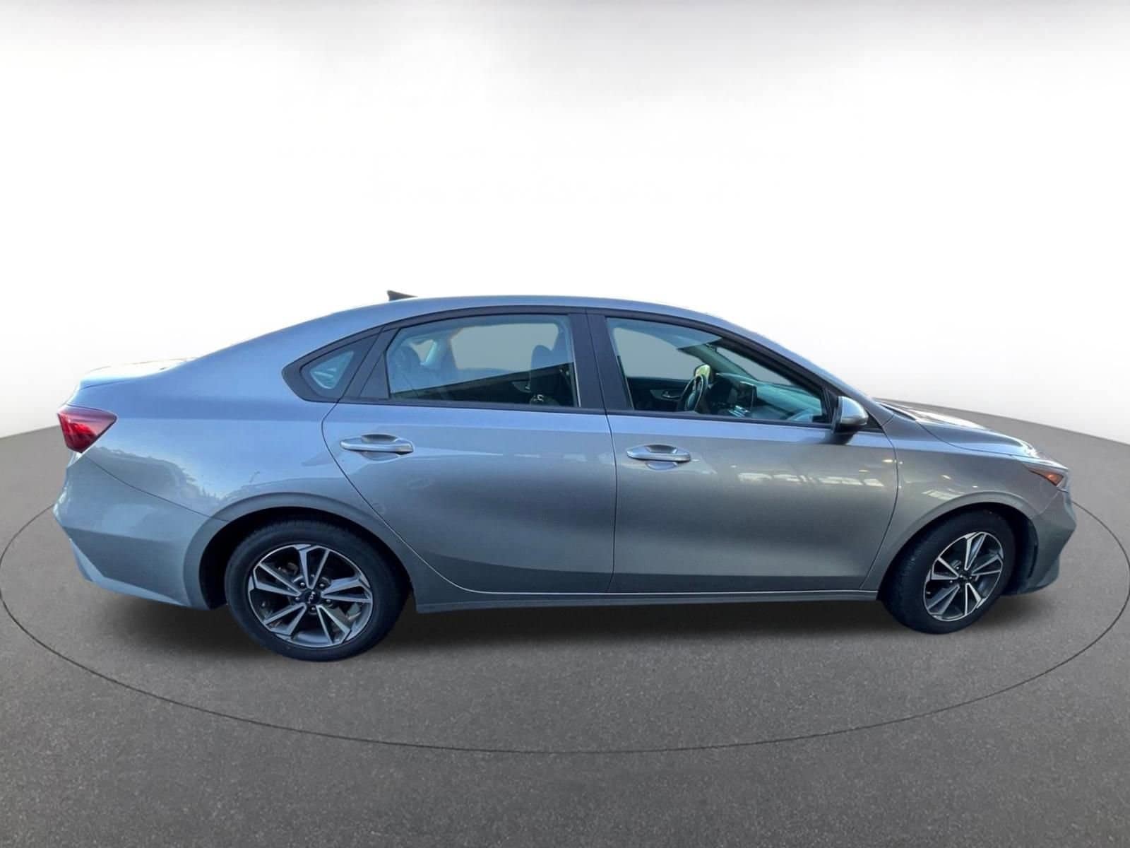 Thumbnail: 2023 Kia Forte - 8