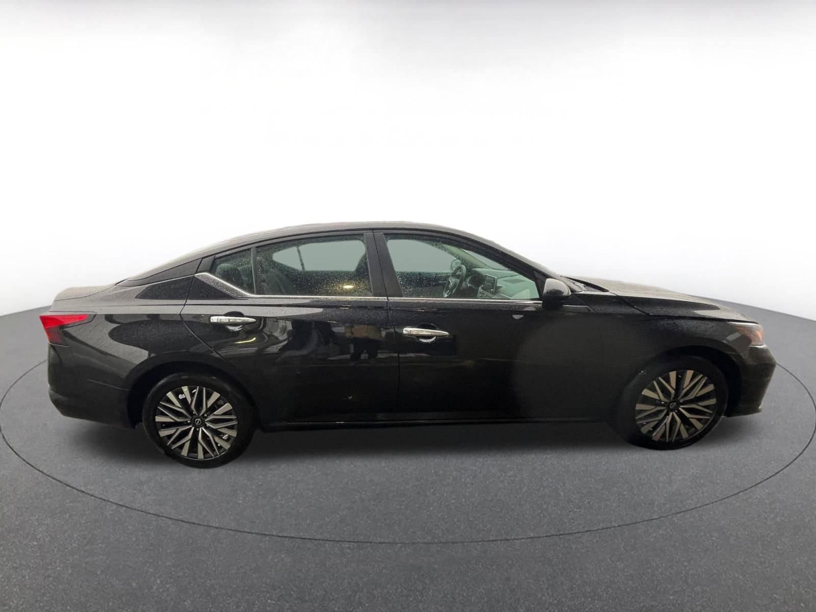 Thumbnail: 2025 Nissan Altima - 8