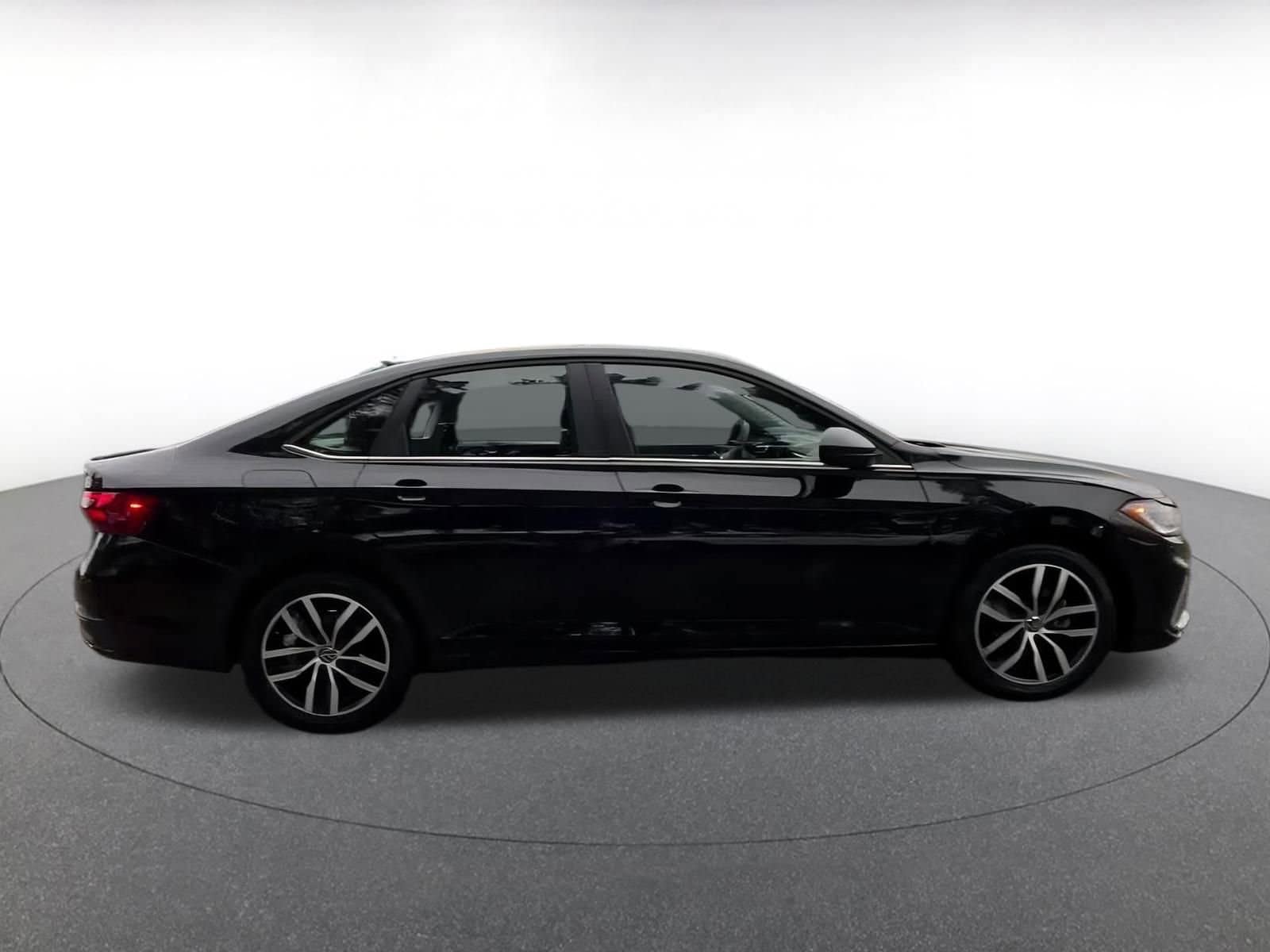 Thumbnail: 2025 Volkswagen Jetta - 16