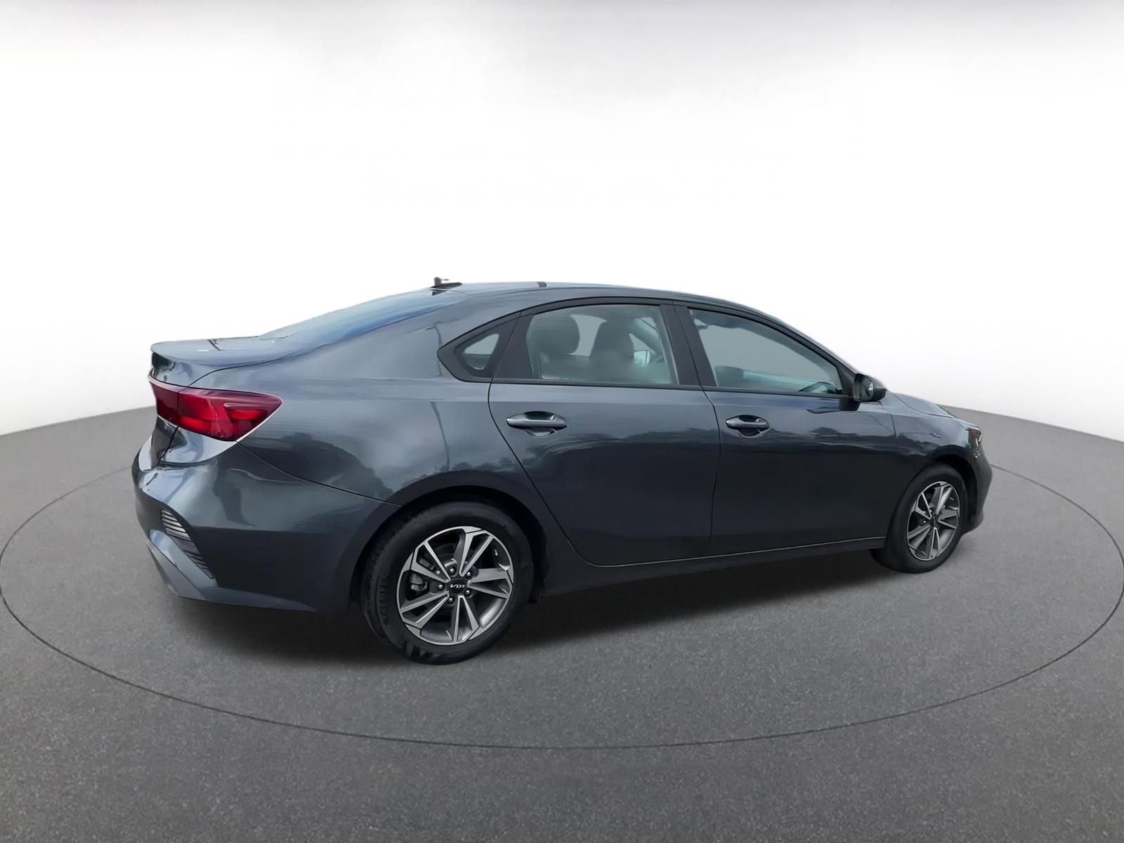 Thumbnail: 2024 Kia Forte - 15