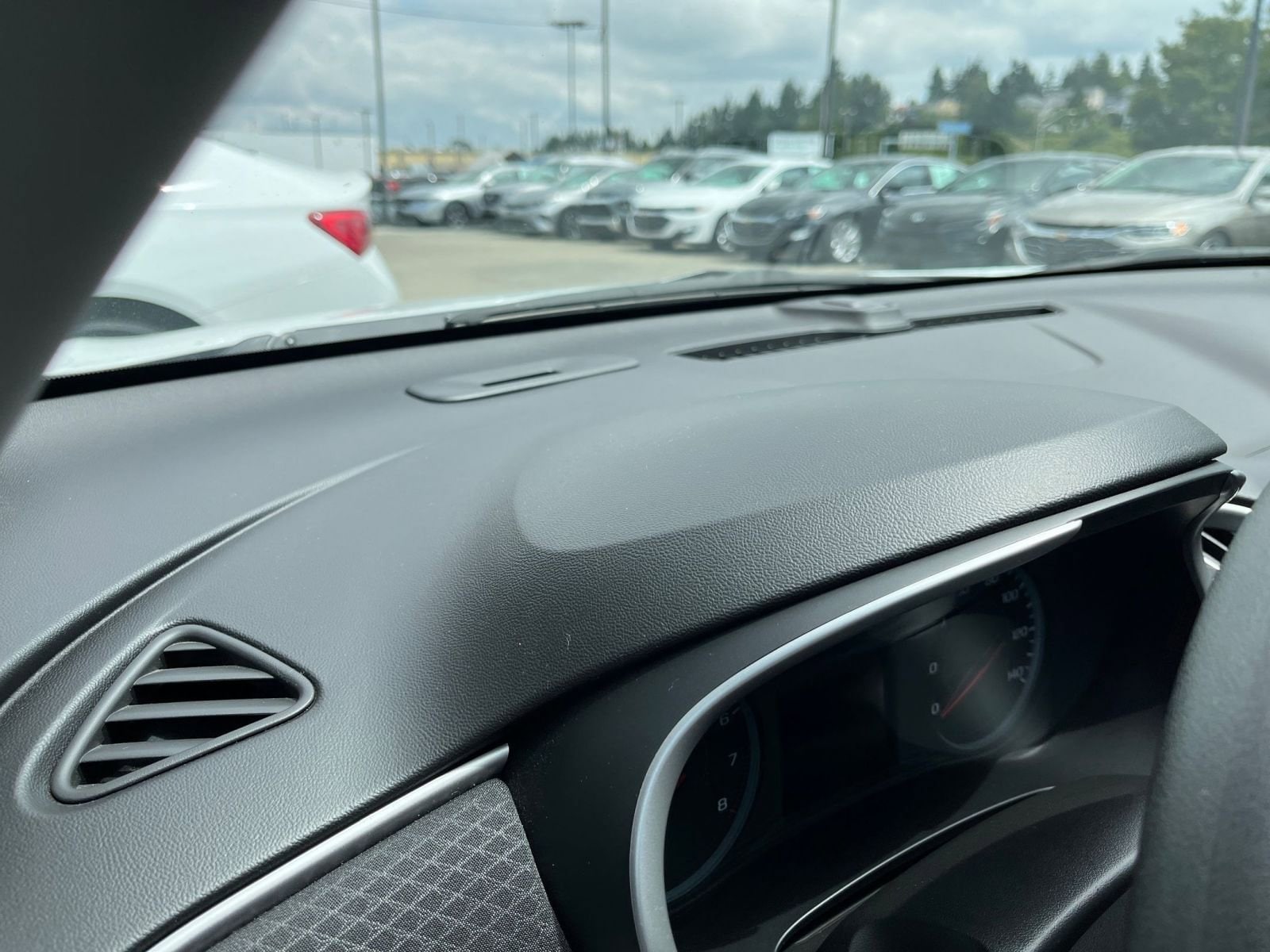 Thumbnail: 2023 Chevrolet Malibu - 34