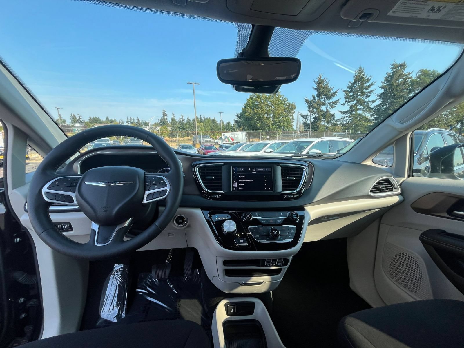 Thumbnail: 2024 Chrysler Voyager - 31